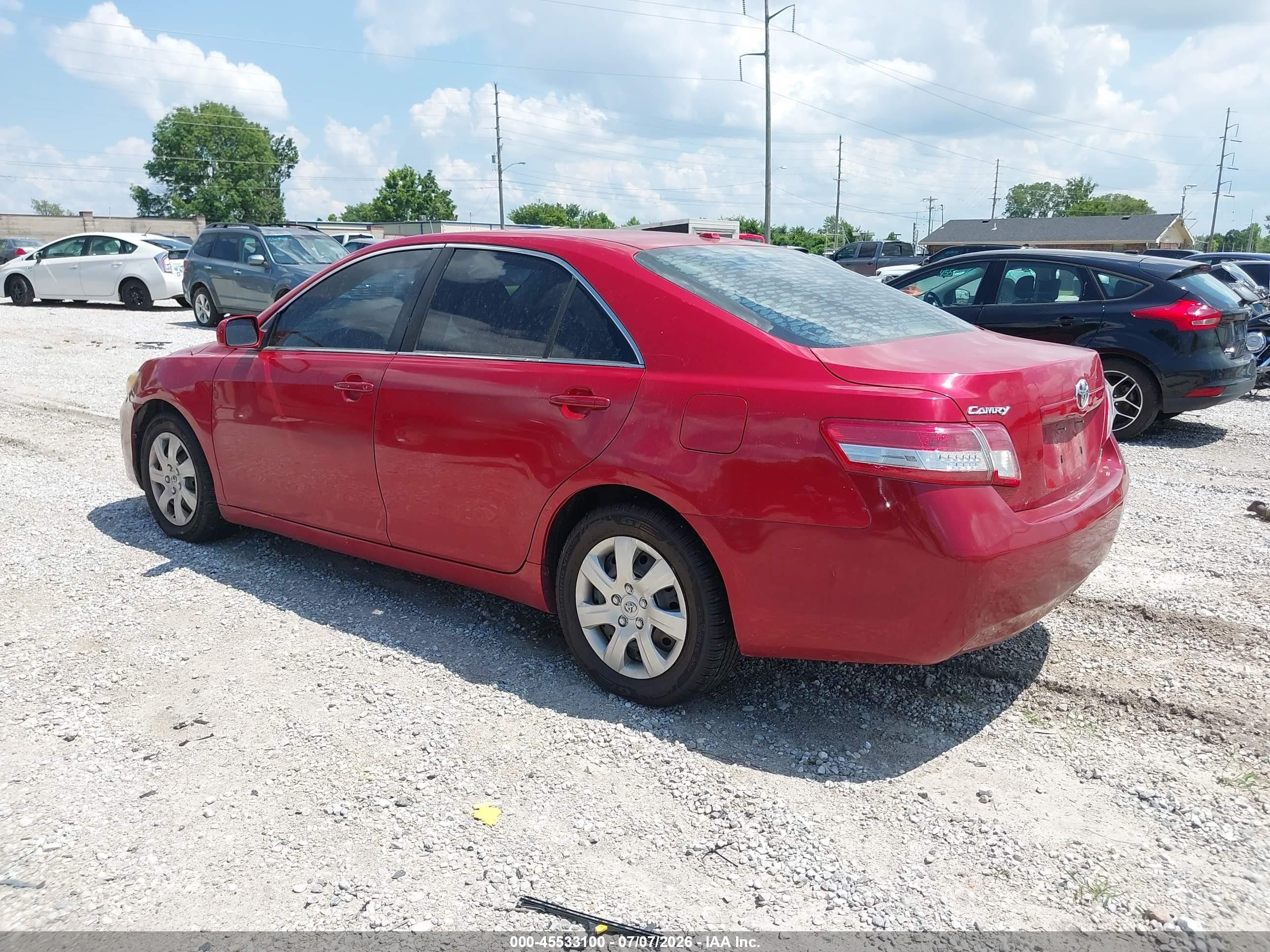 2010 Toyota Camry Le Red vin: 4T4BF3EK4AR024591