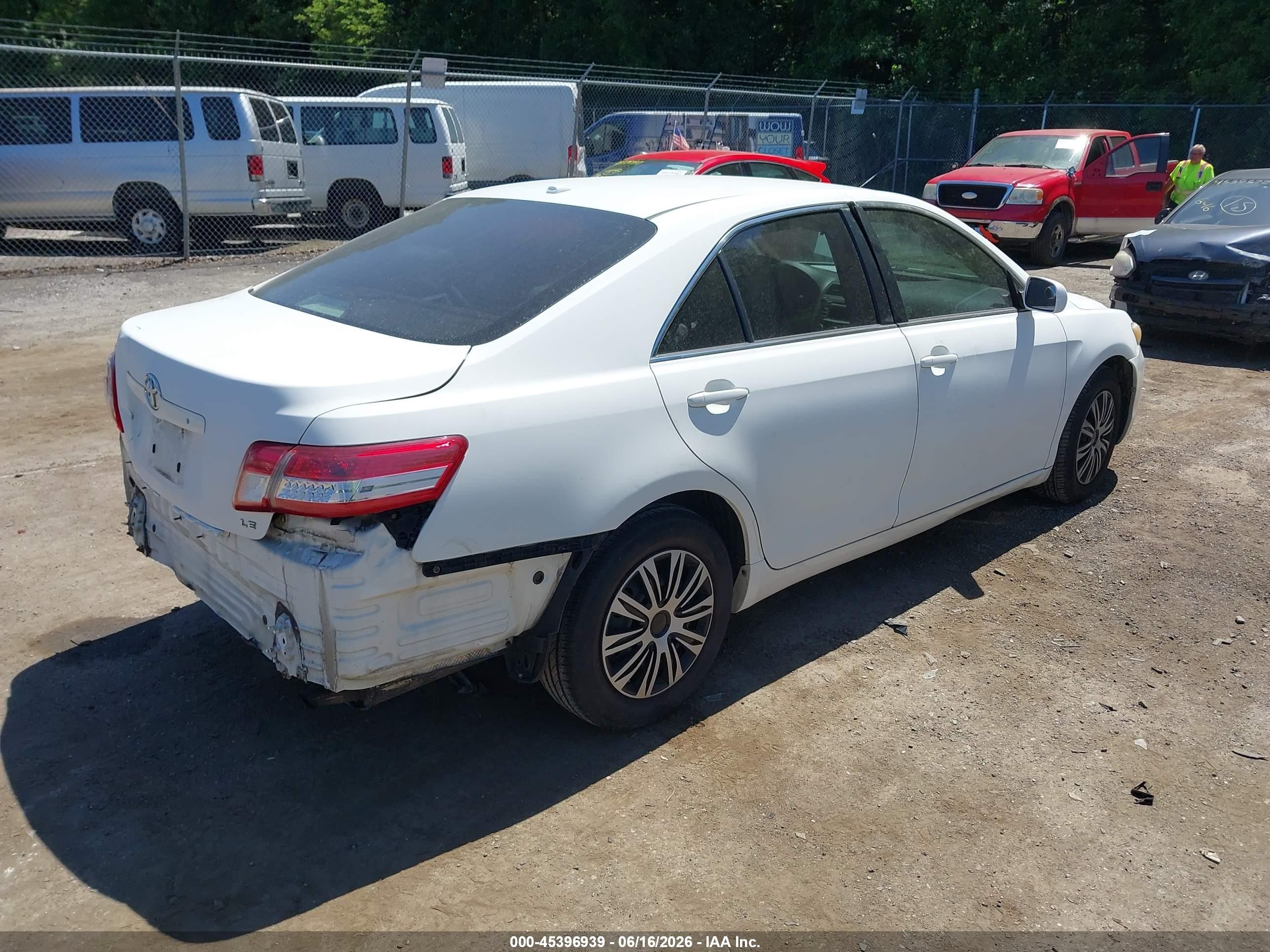 2010 Toyota Camry Le White vin: 4T4BF3EK4AR026194
