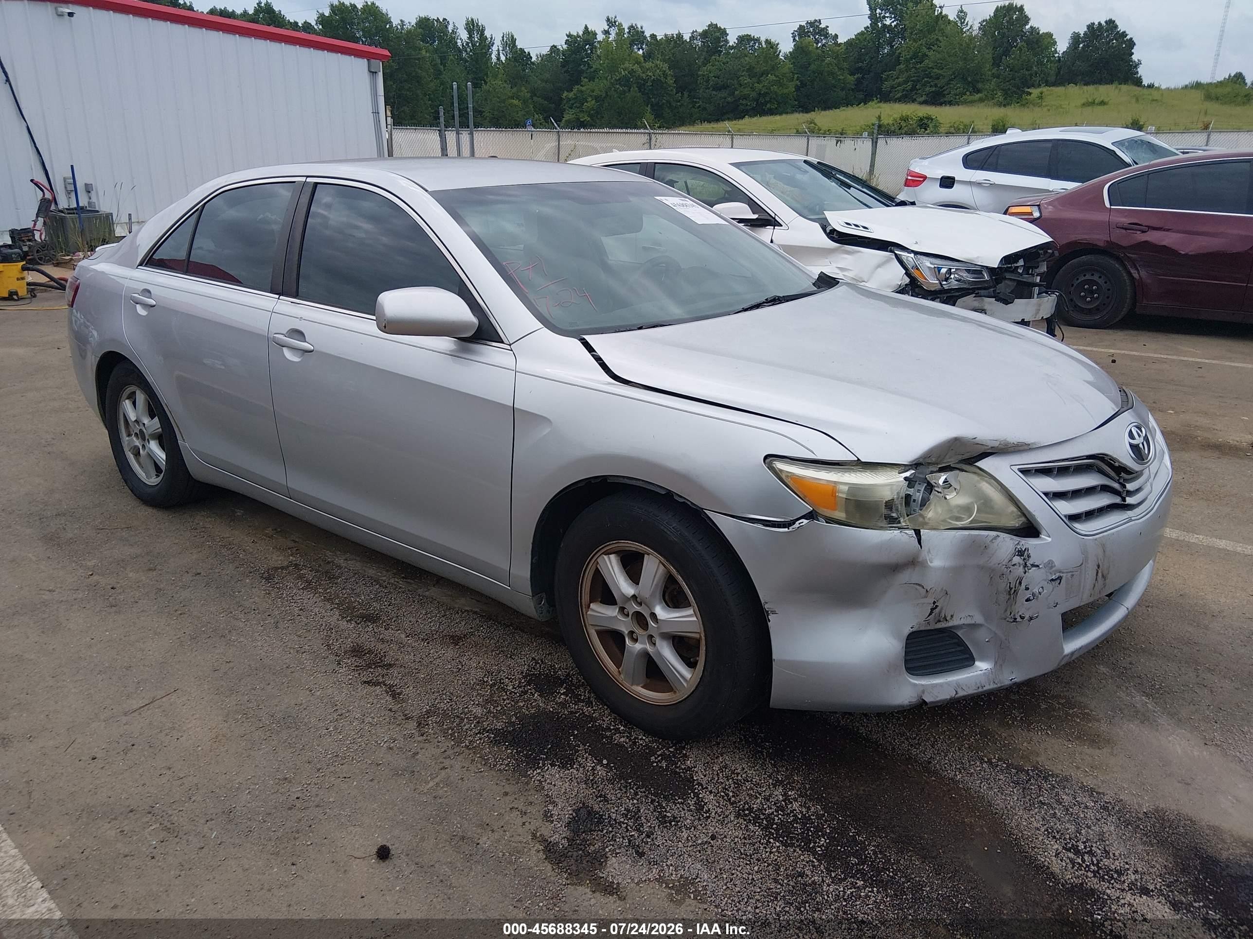 2010 Toyota Camry Le Silver vin: 4T4BF3EK4AR032139