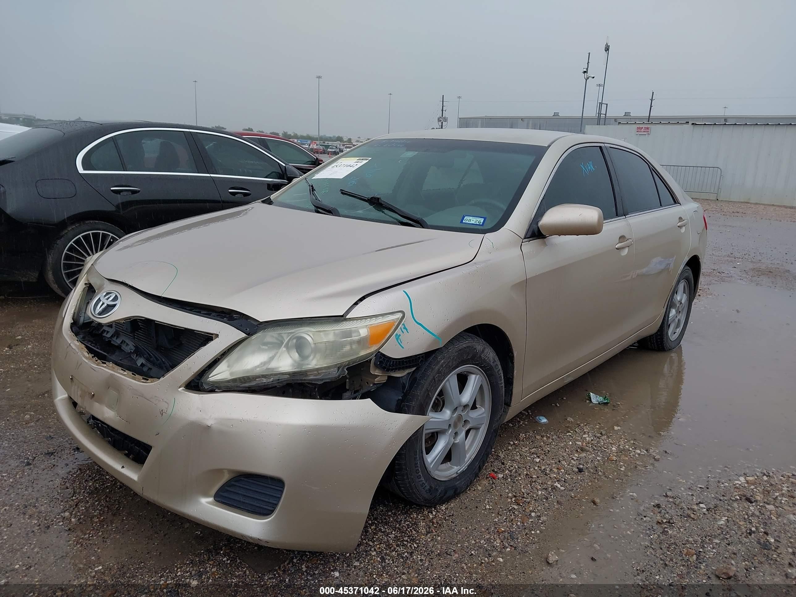 2010 Toyota Camry Le Бежевый vin: 4T4BF3EK4AR042864