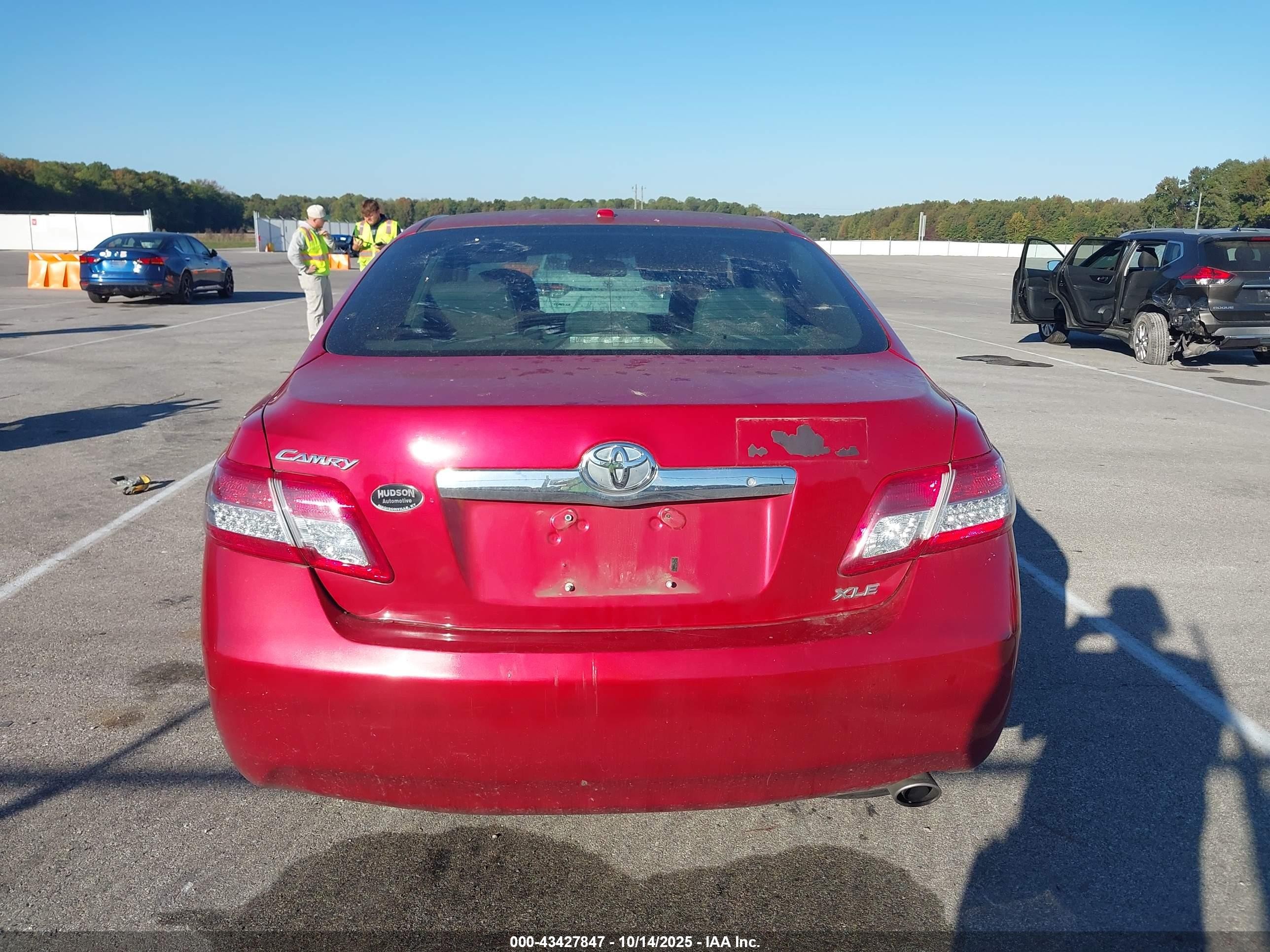2010 Toyota Camry Xle Red vin: 4T4BF3EK4AR044906