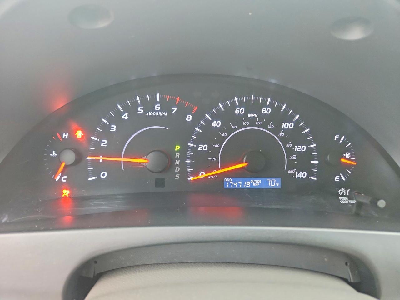 2010 Toyota Camry Le Tan vin: 4T4BF3EK4AR053816