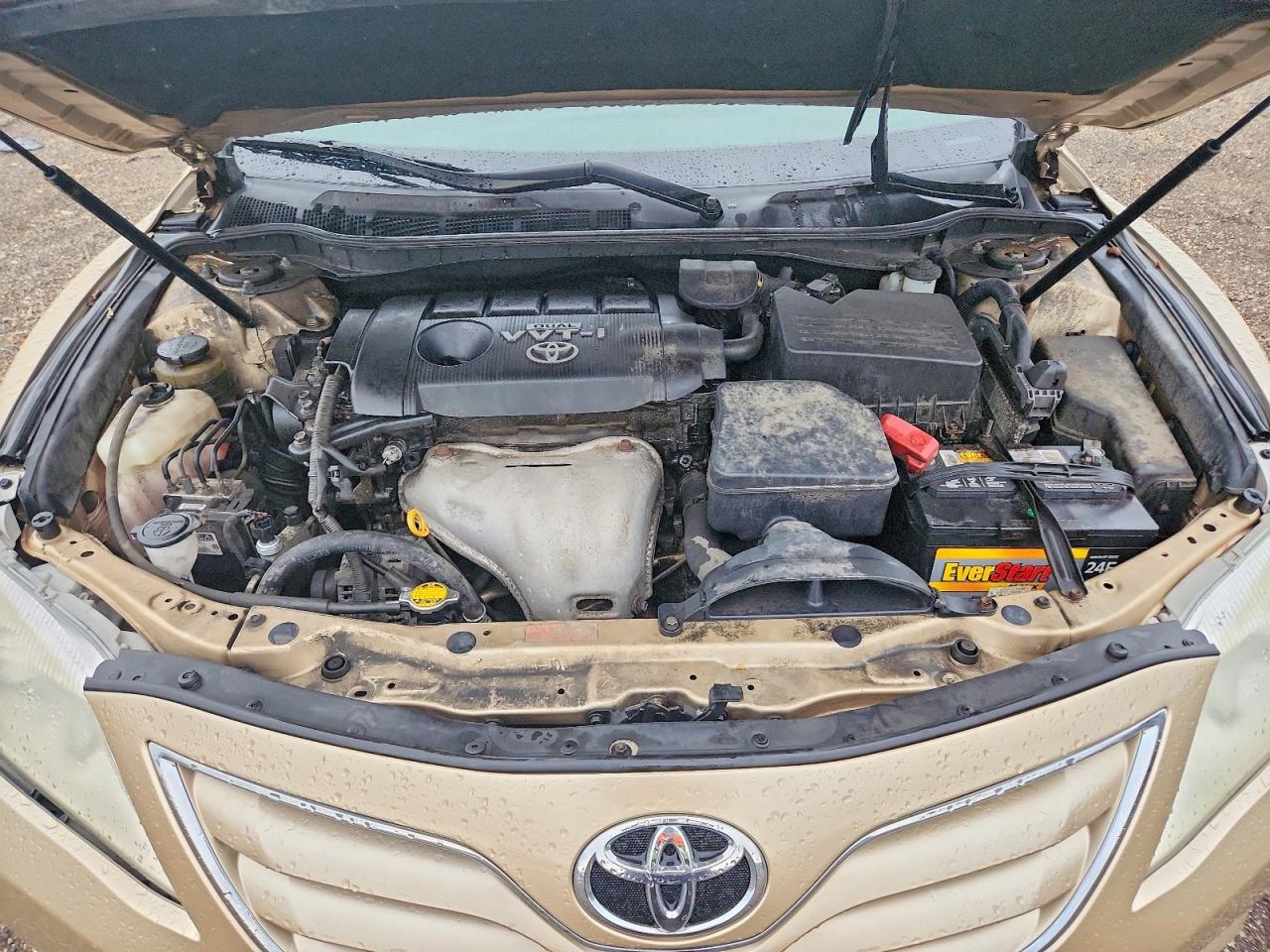 2010 Toyota Camry Le Tan vin: 4T4BF3EK4AR053816