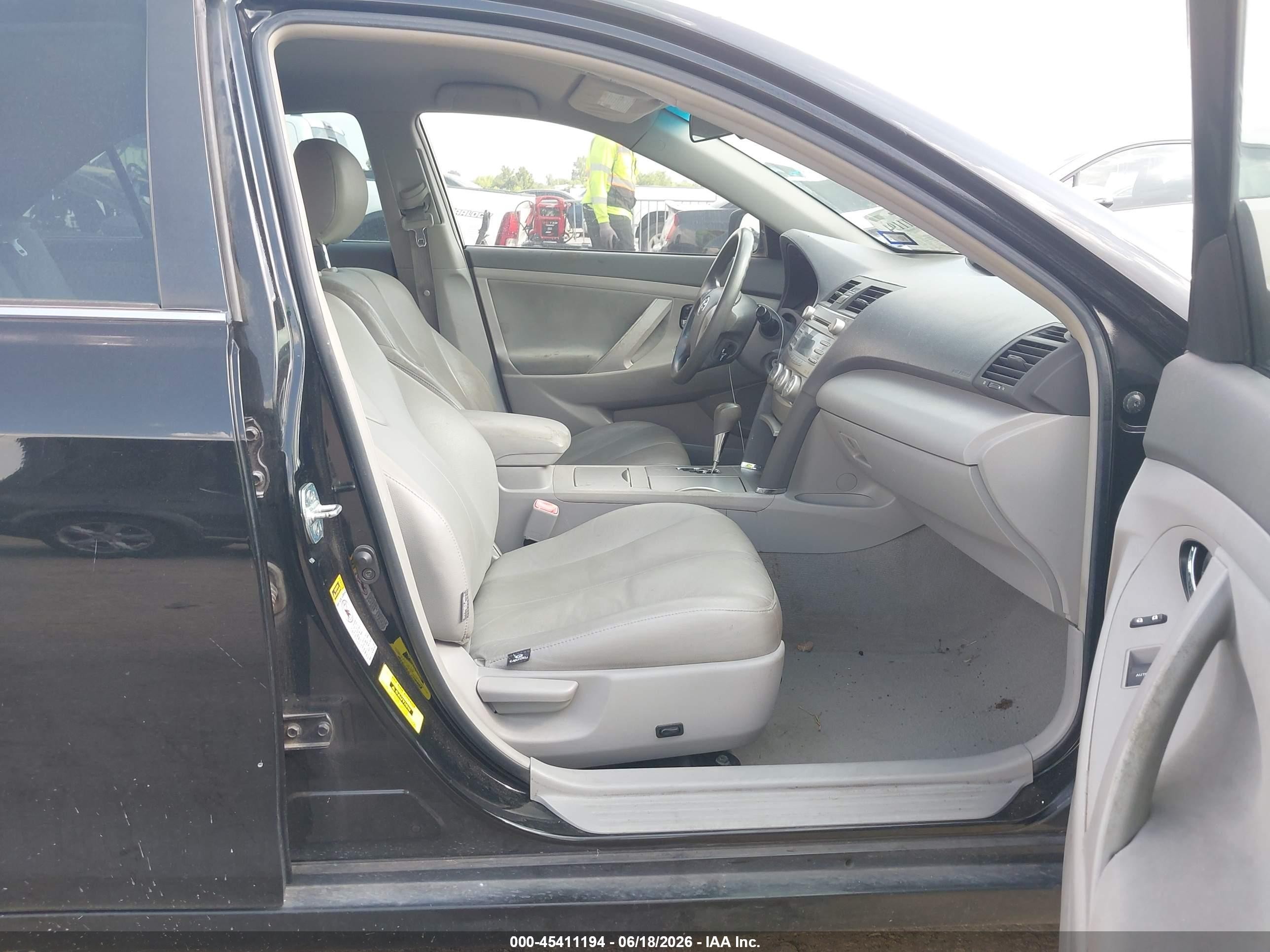 2010 Toyota Camry Le Black vin: 4T4BF3EK4AR054352