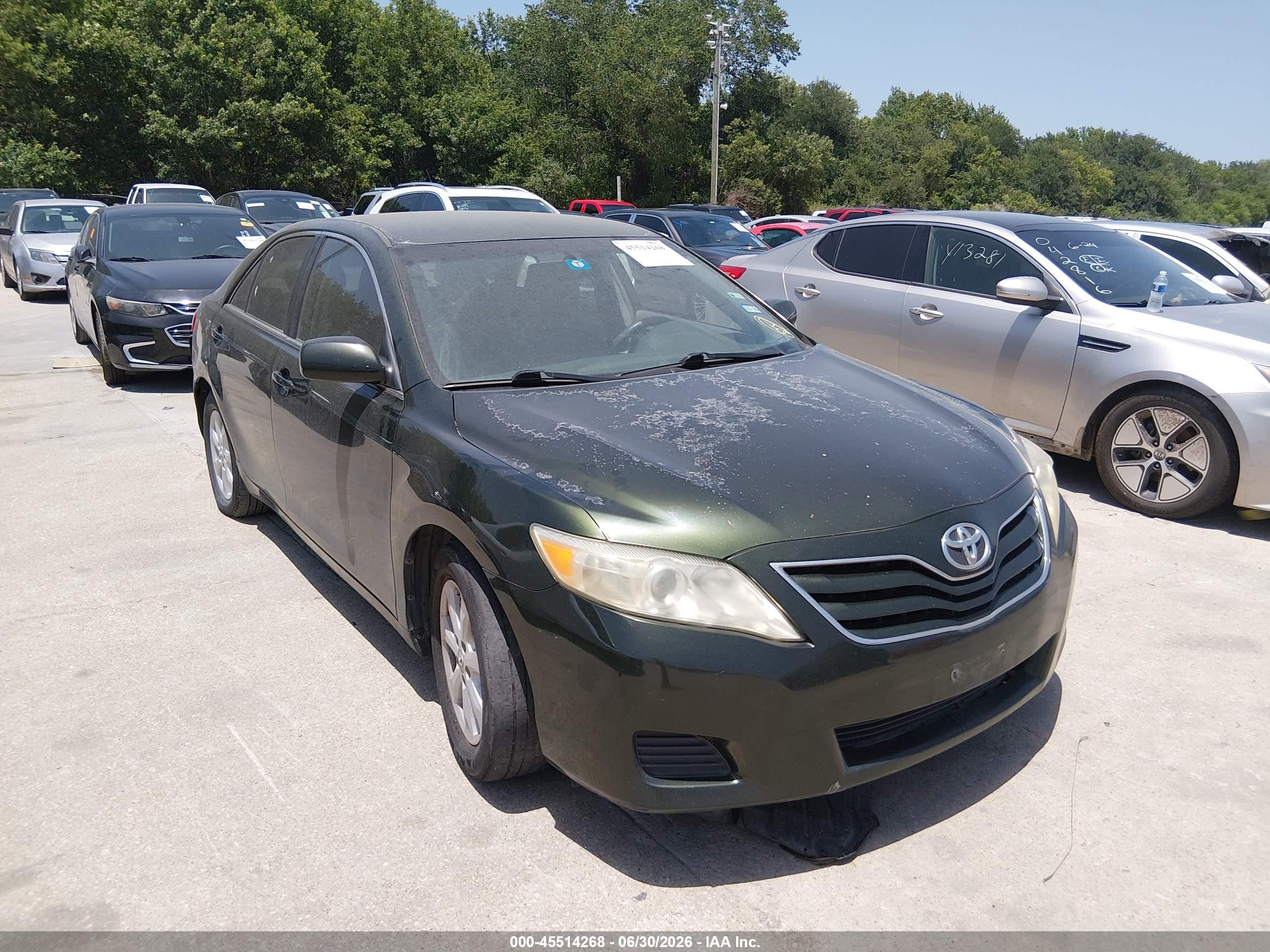 2010 Toyota Camry Le Green vin: 4T4BF3EK4AR073094