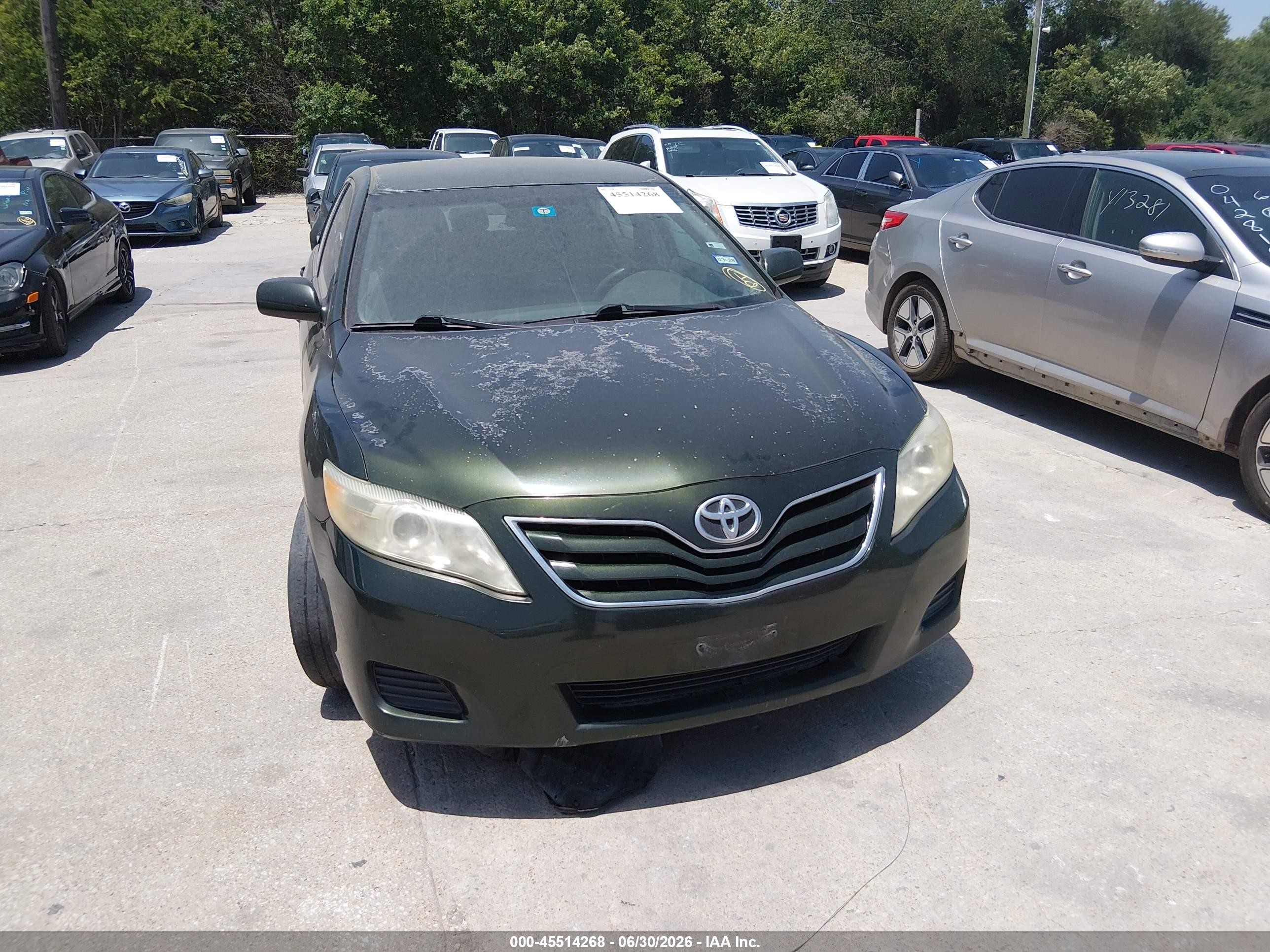 2010 Toyota Camry Le Green vin: 4T4BF3EK4AR073094