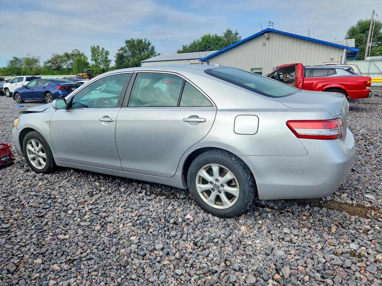 2010 Toyota Camry Le Silver vin: 4T4BF3EK4AR077856