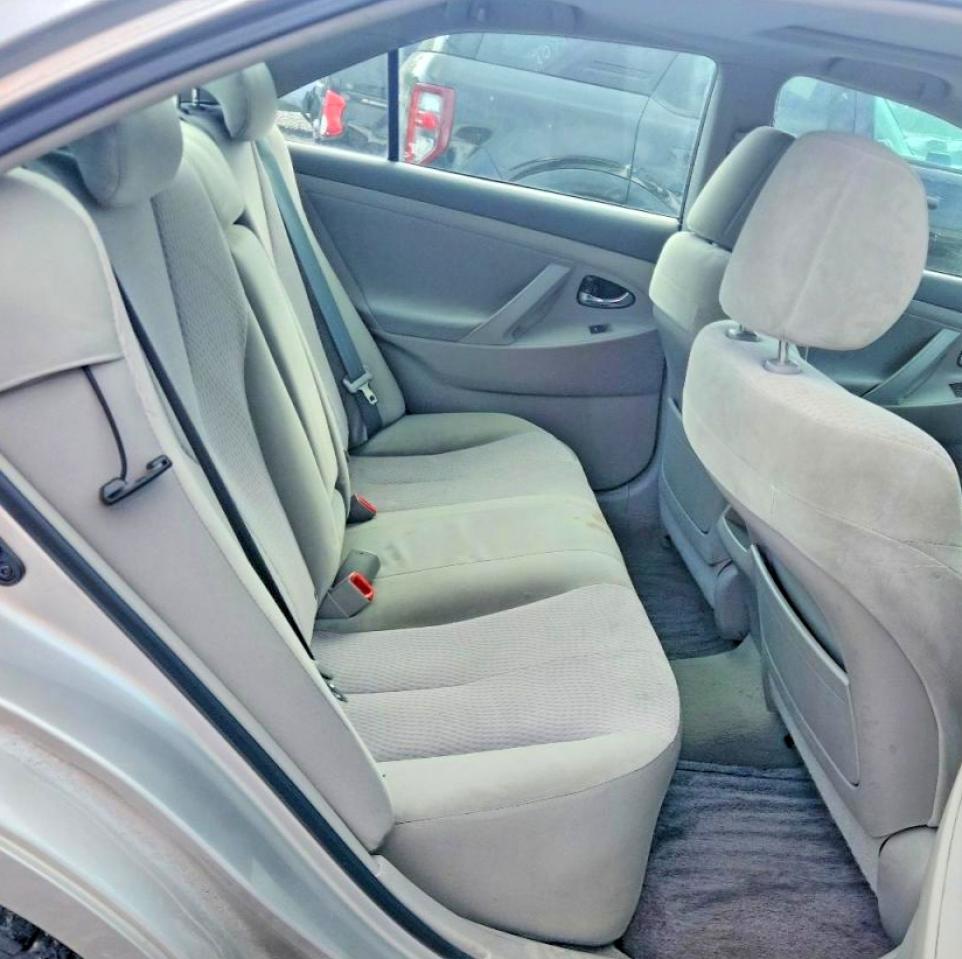 2010 Toyota Camry Le Silver vin: 4T4BF3EK4AR077856