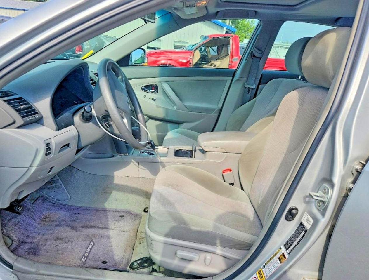 2010 Toyota Camry Le Silver vin: 4T4BF3EK4AR077856