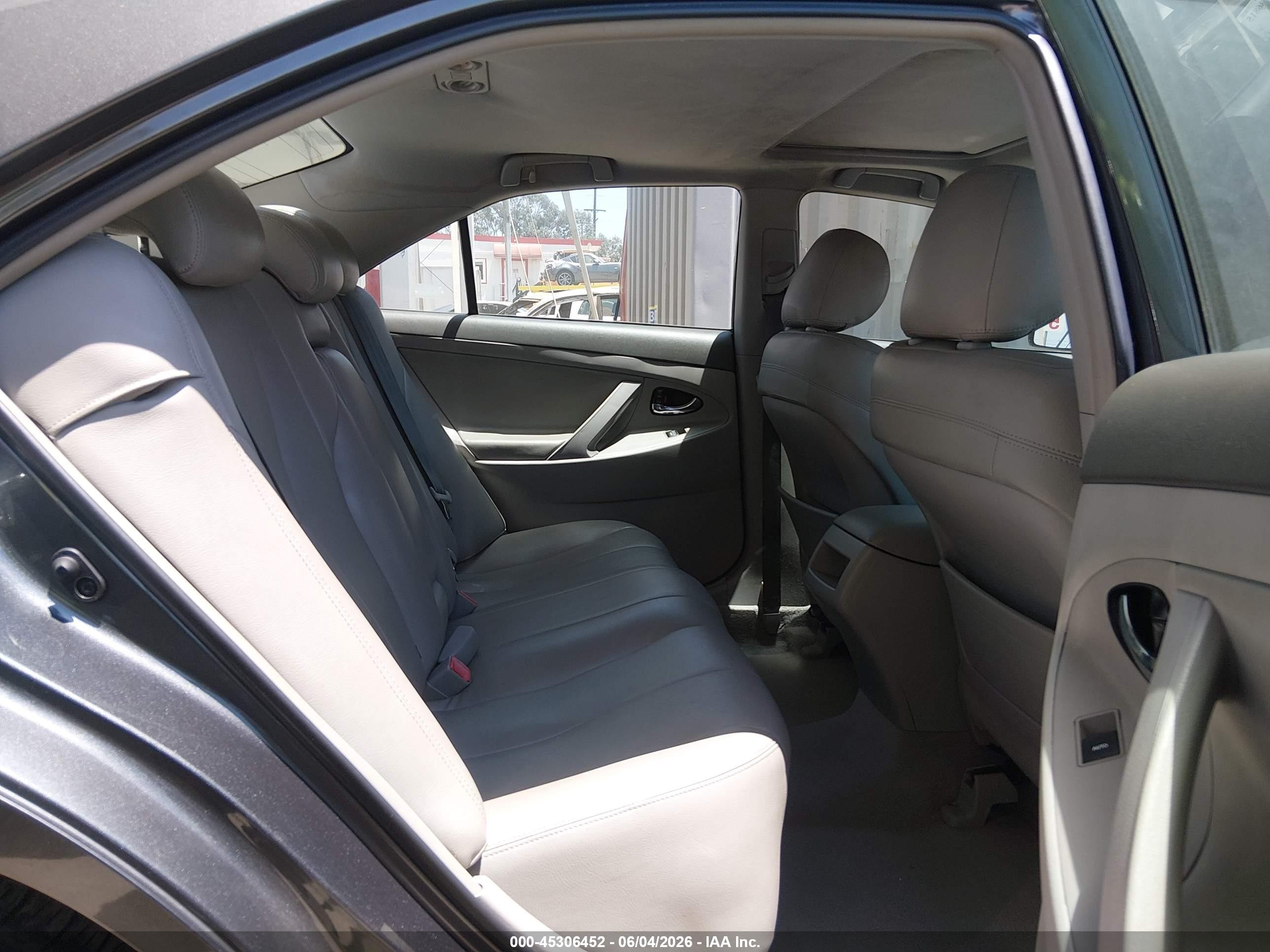 2010 Toyota Camry Le Gray vin: 4T4BF3EK4AR084631