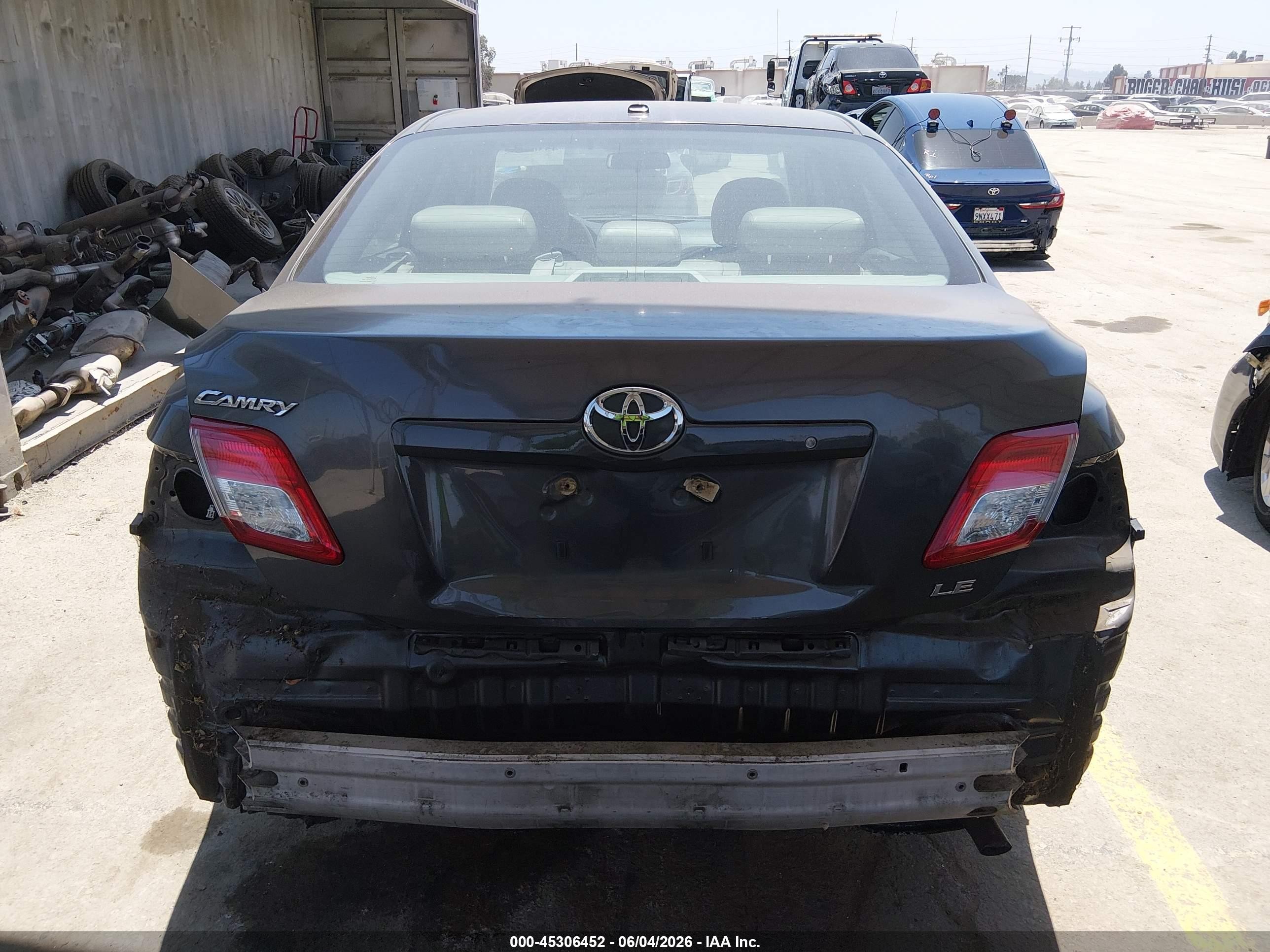 2010 Toyota Camry Le Gray vin: 4T4BF3EK4AR084631