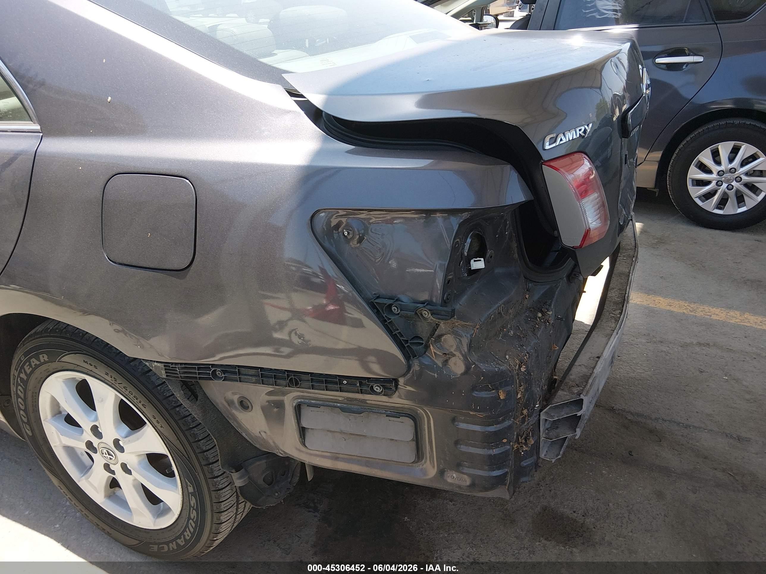 2010 Toyota Camry Le Gray vin: 4T4BF3EK4AR084631