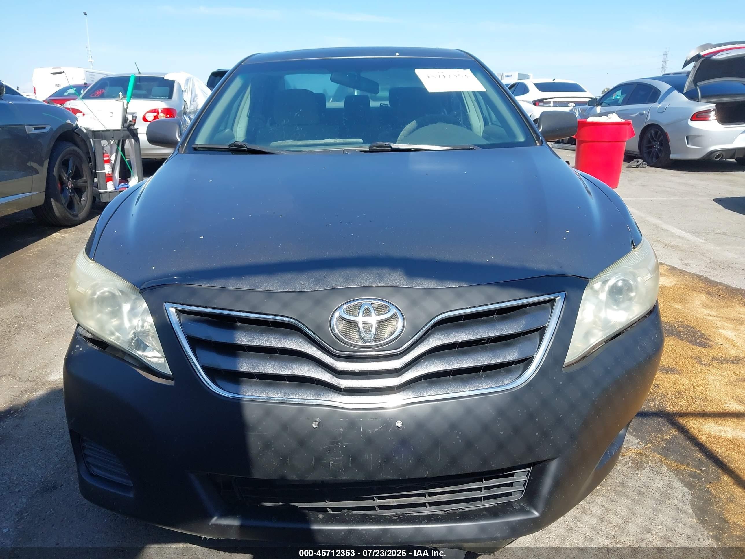 2010 Toyota Camry Le Серый vin: 4T4BF3EK4AR085570