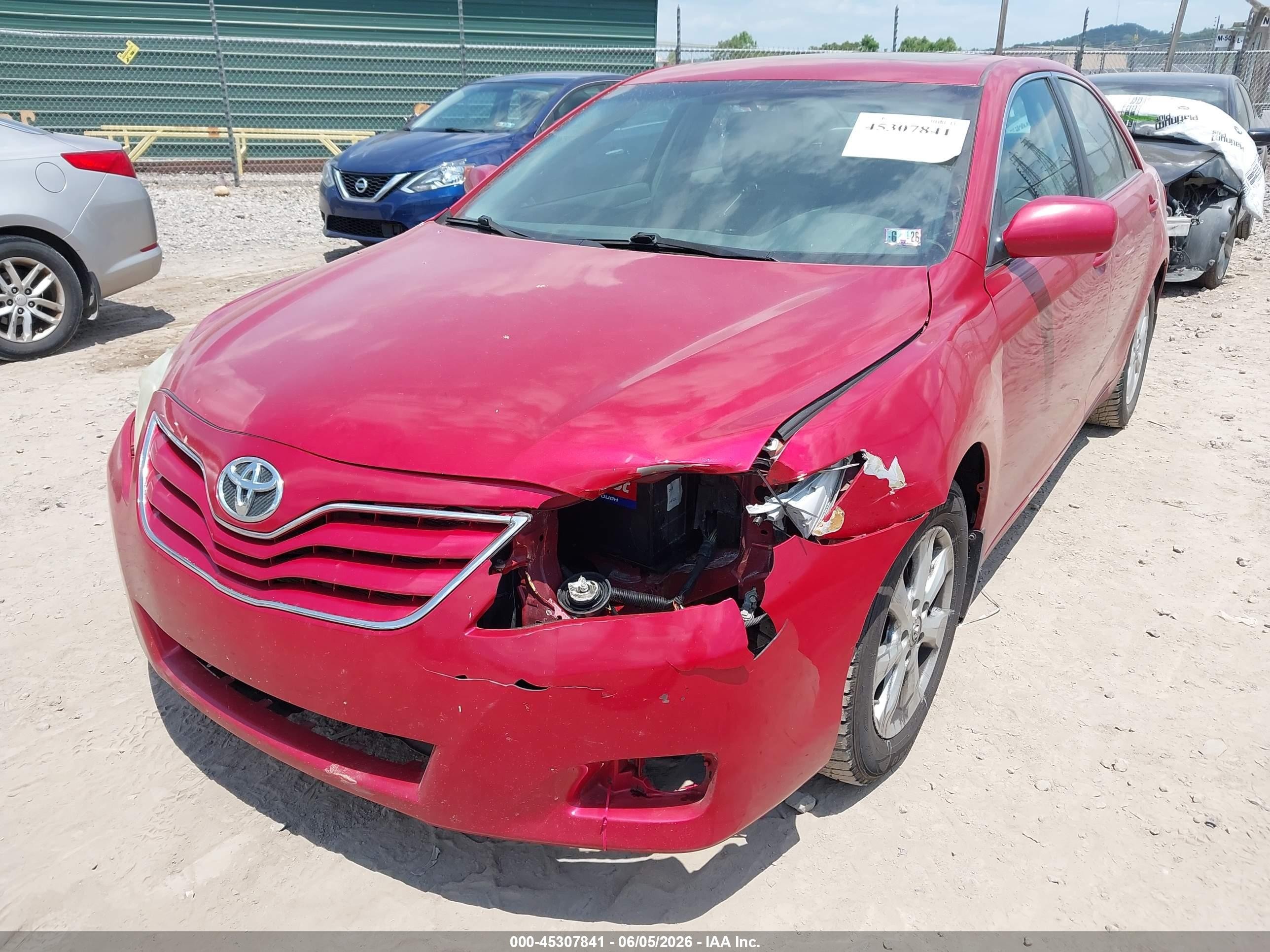 2011 Toyota Camry Le Red vin: 4T4BF3EK4BR094559