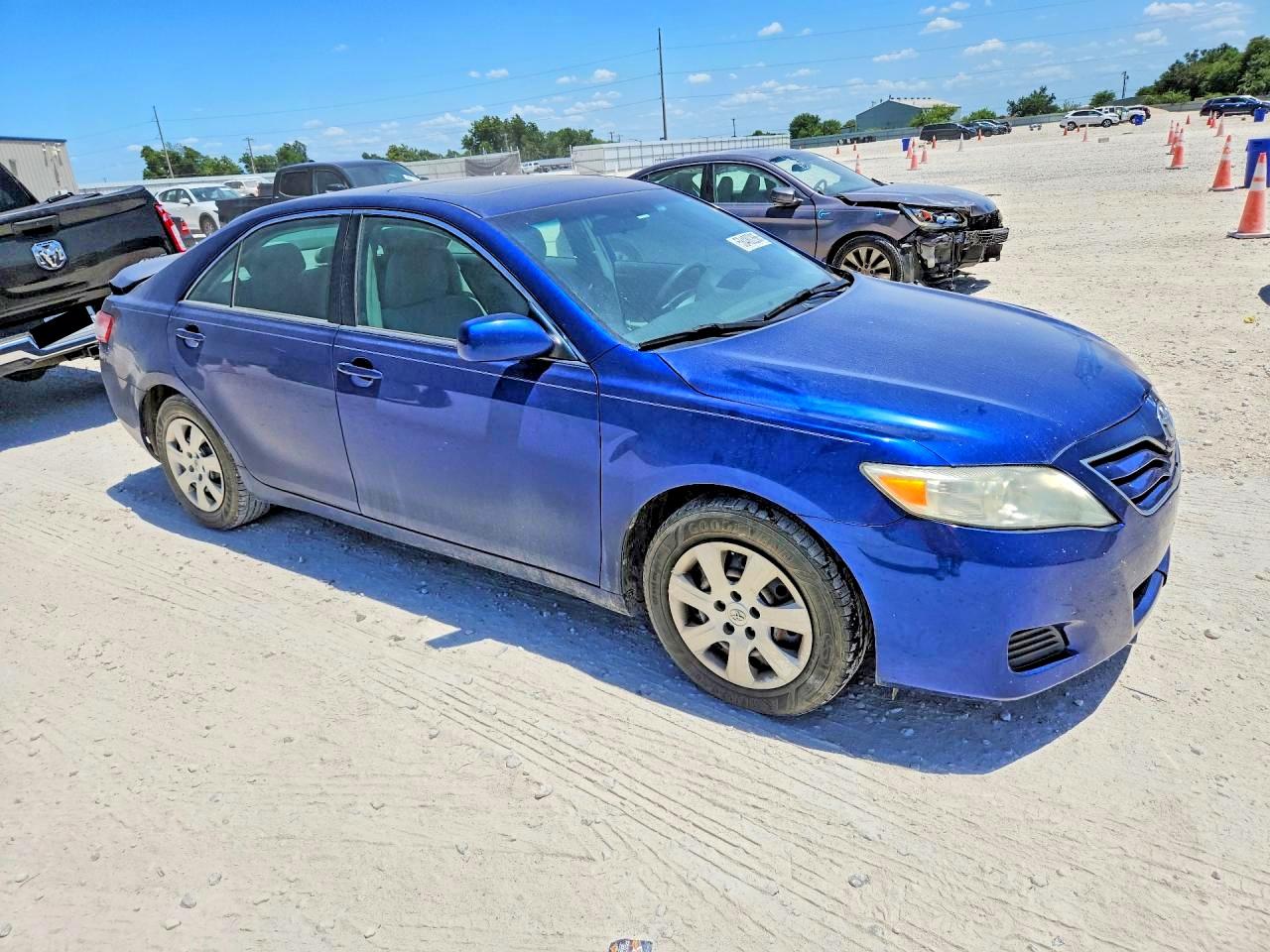 2011 Toyota Camry Le Blue vin: 4T4BF3EK4BR095632