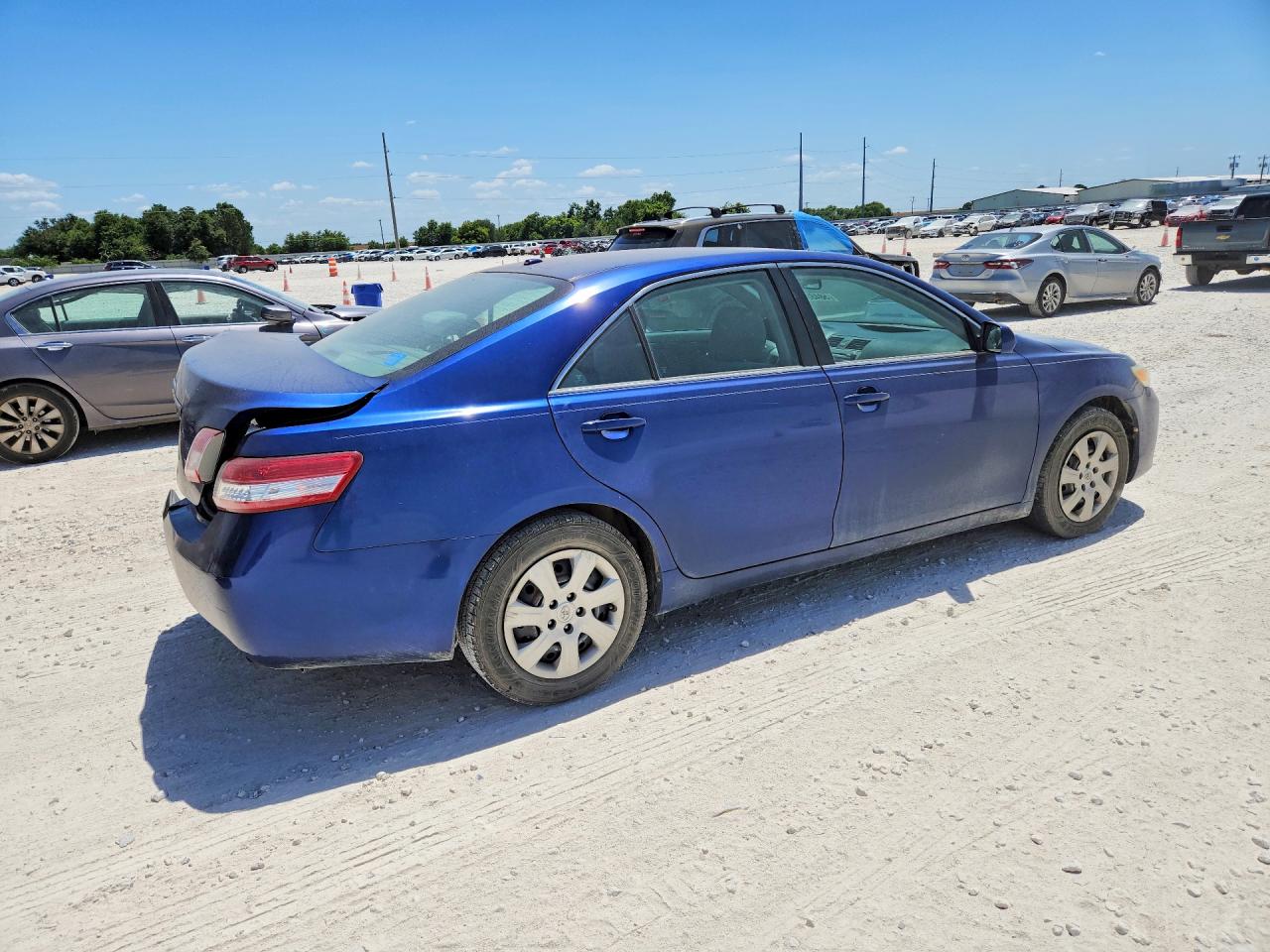 2011 Toyota Camry Le Blue vin: 4T4BF3EK4BR095632