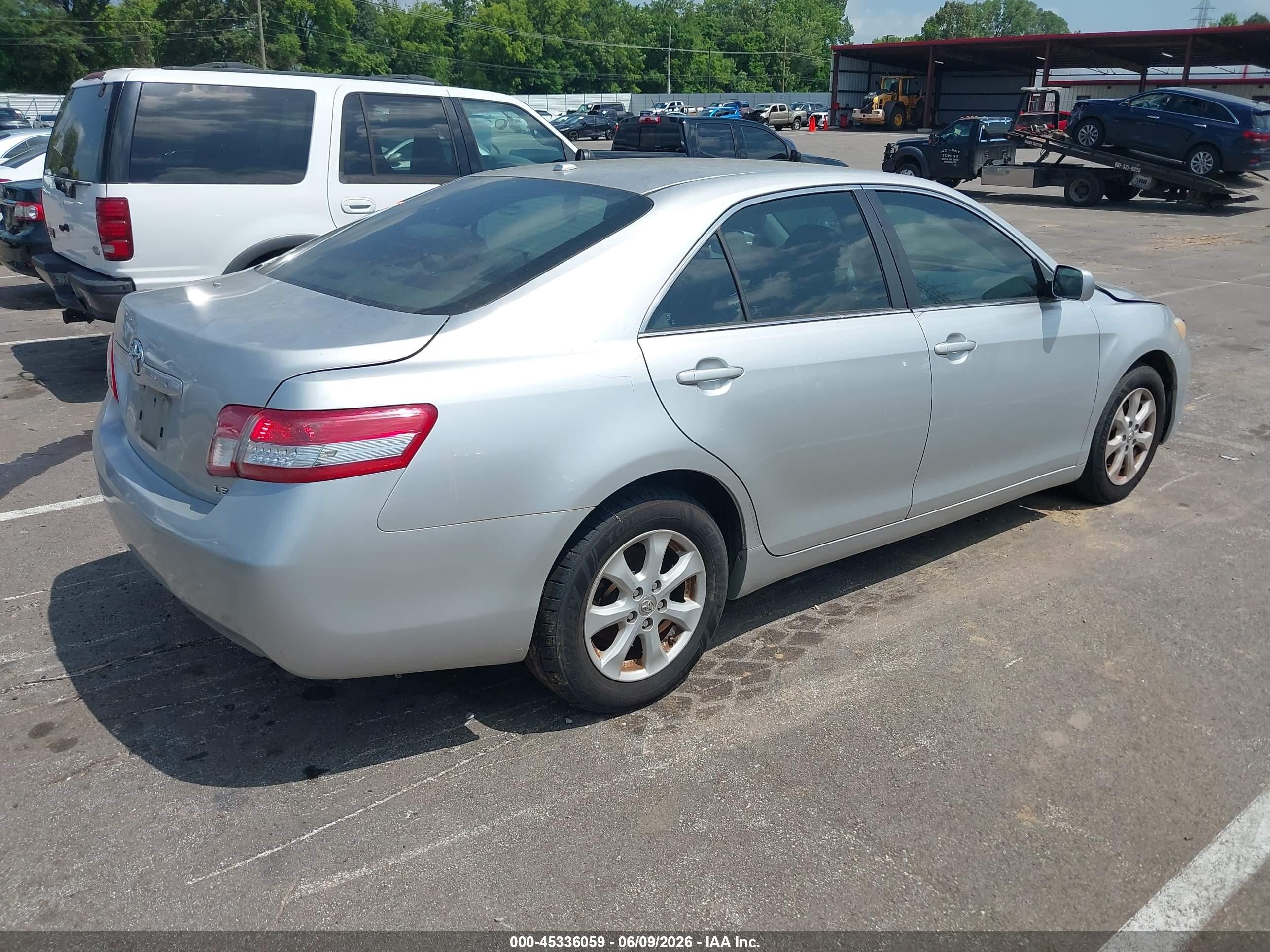 2011 Toyota Camry Le Silver vin: 4T4BF3EK4BR106340
