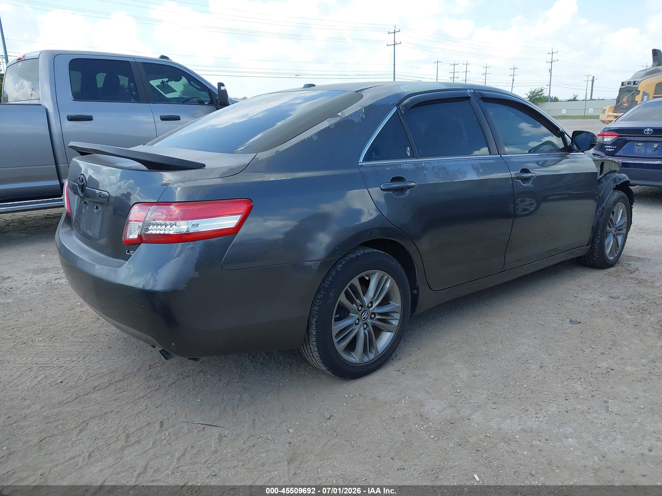 2011 Toyota Camry Le Gray vin: 4T4BF3EK4BR108847