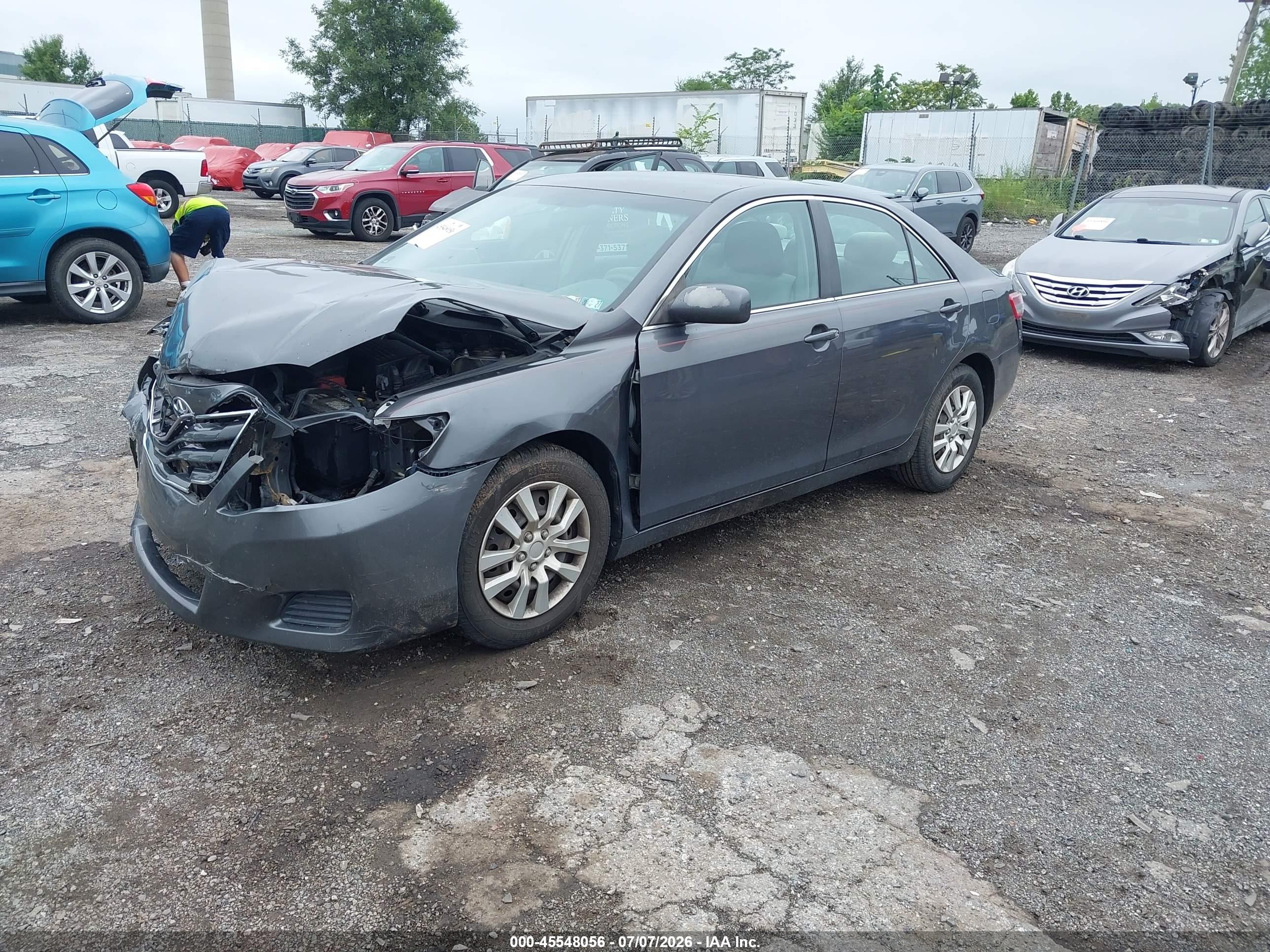 2011 Toyota Camry Le Gray vin: 4T4BF3EK4BR128127
