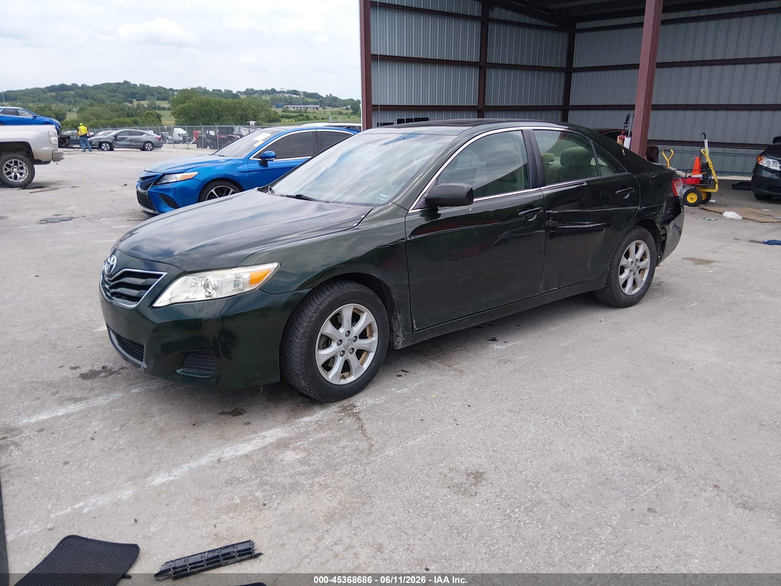 2011 Toyota Camry Le Green vin: 4T4BF3EK4BR128340