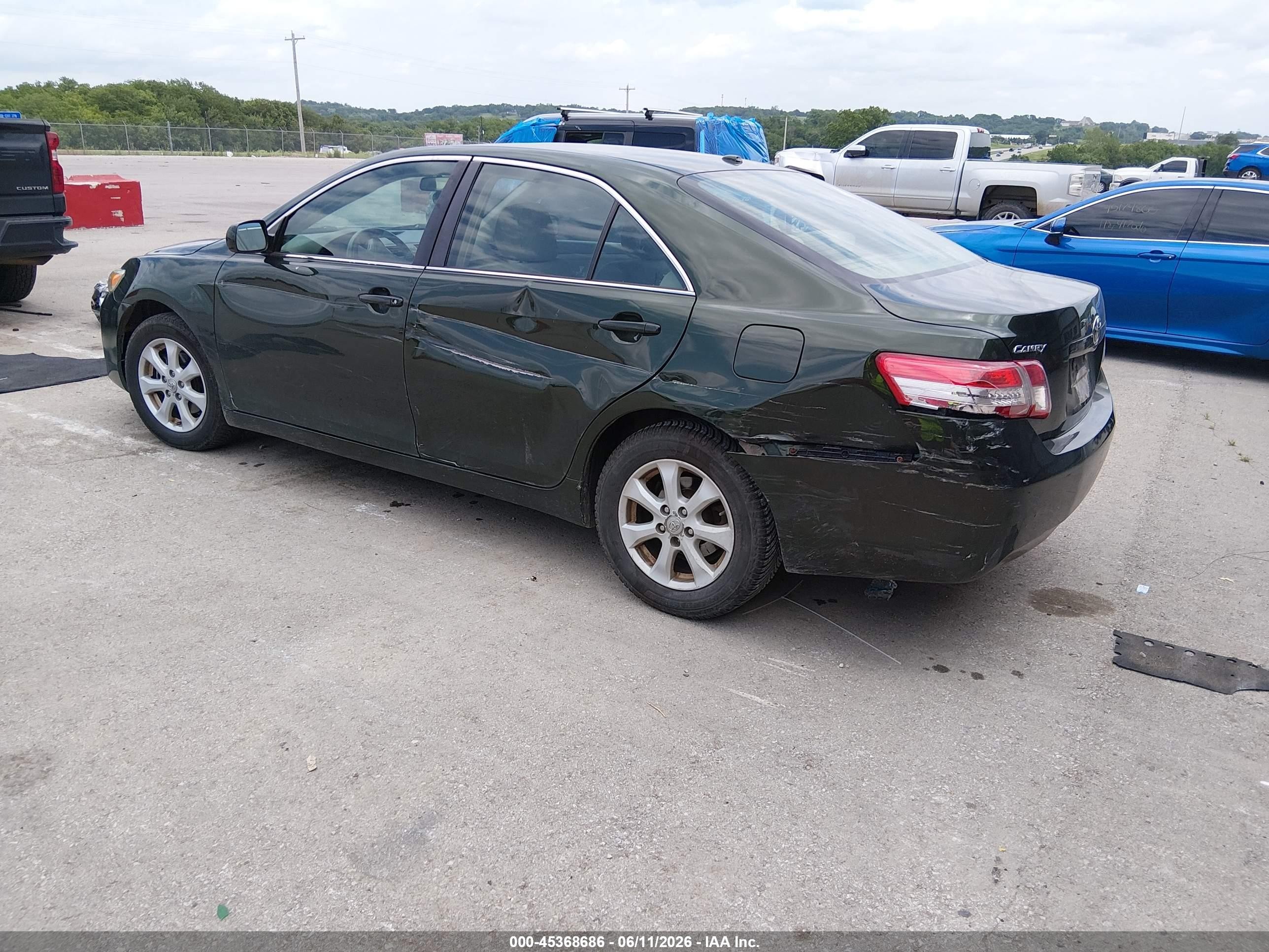 2011 Toyota Camry Le Green vin: 4T4BF3EK4BR128340