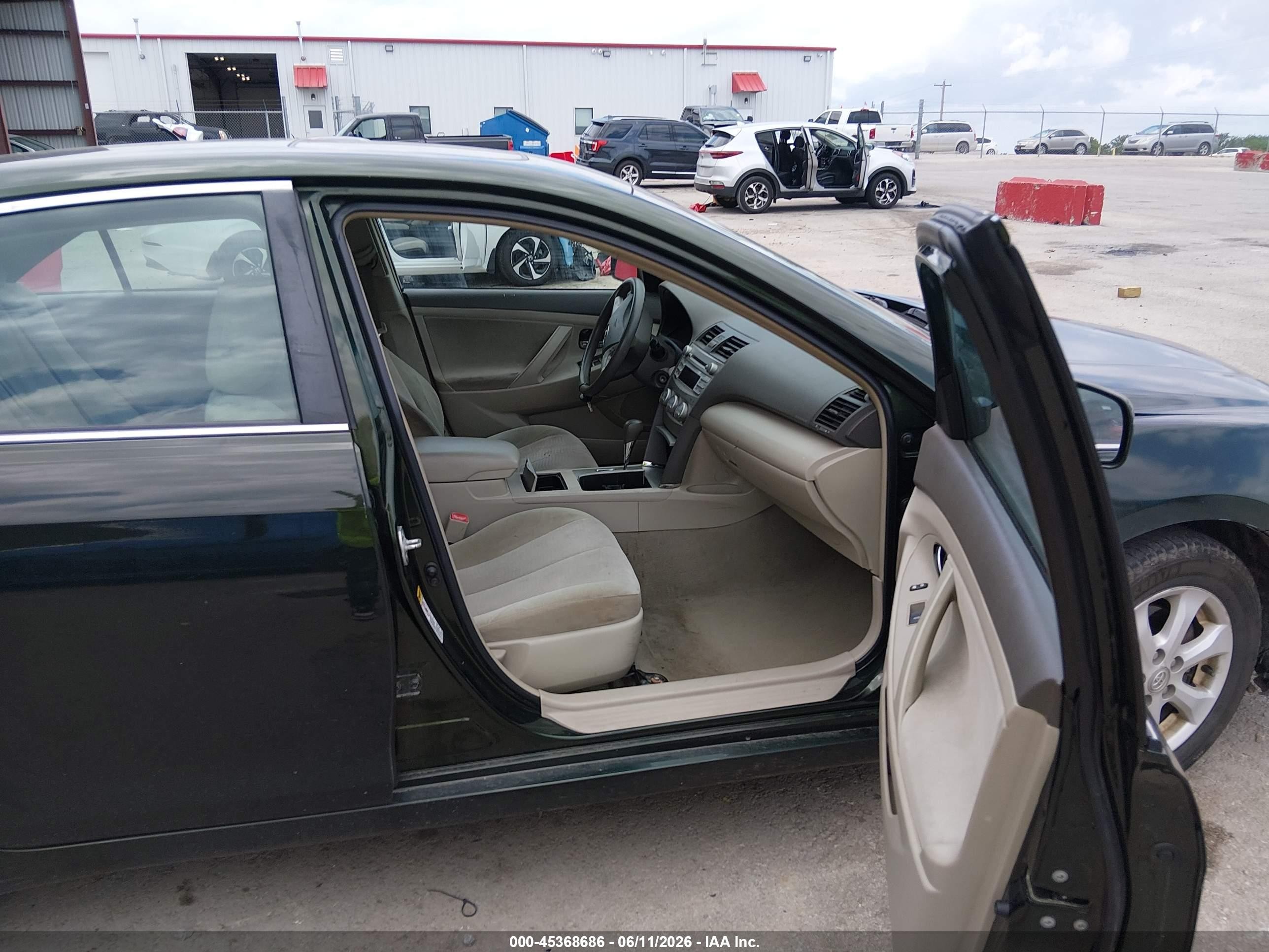 2011 Toyota Camry Le Green vin: 4T4BF3EK4BR128340