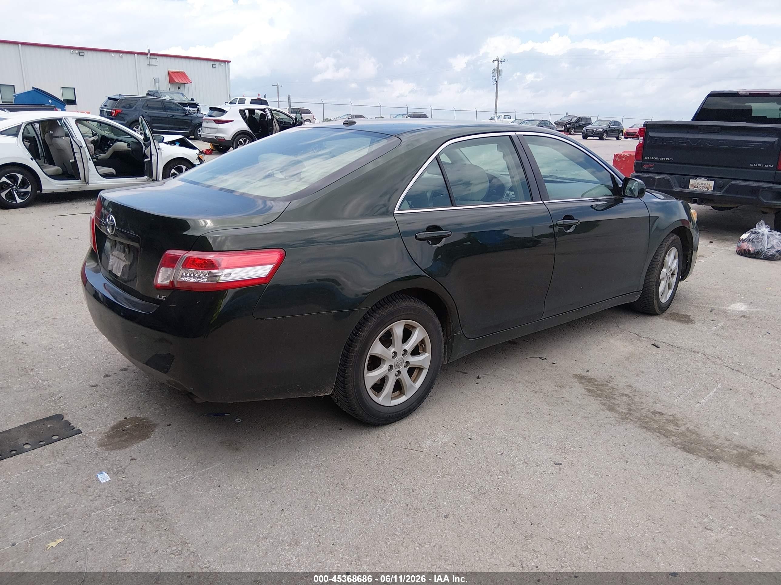 2011 Toyota Camry Le Green vin: 4T4BF3EK4BR128340