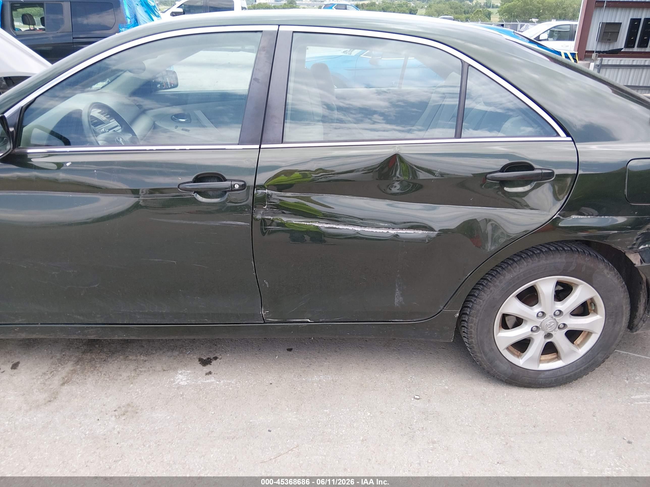 2011 Toyota Camry Le Green vin: 4T4BF3EK4BR128340