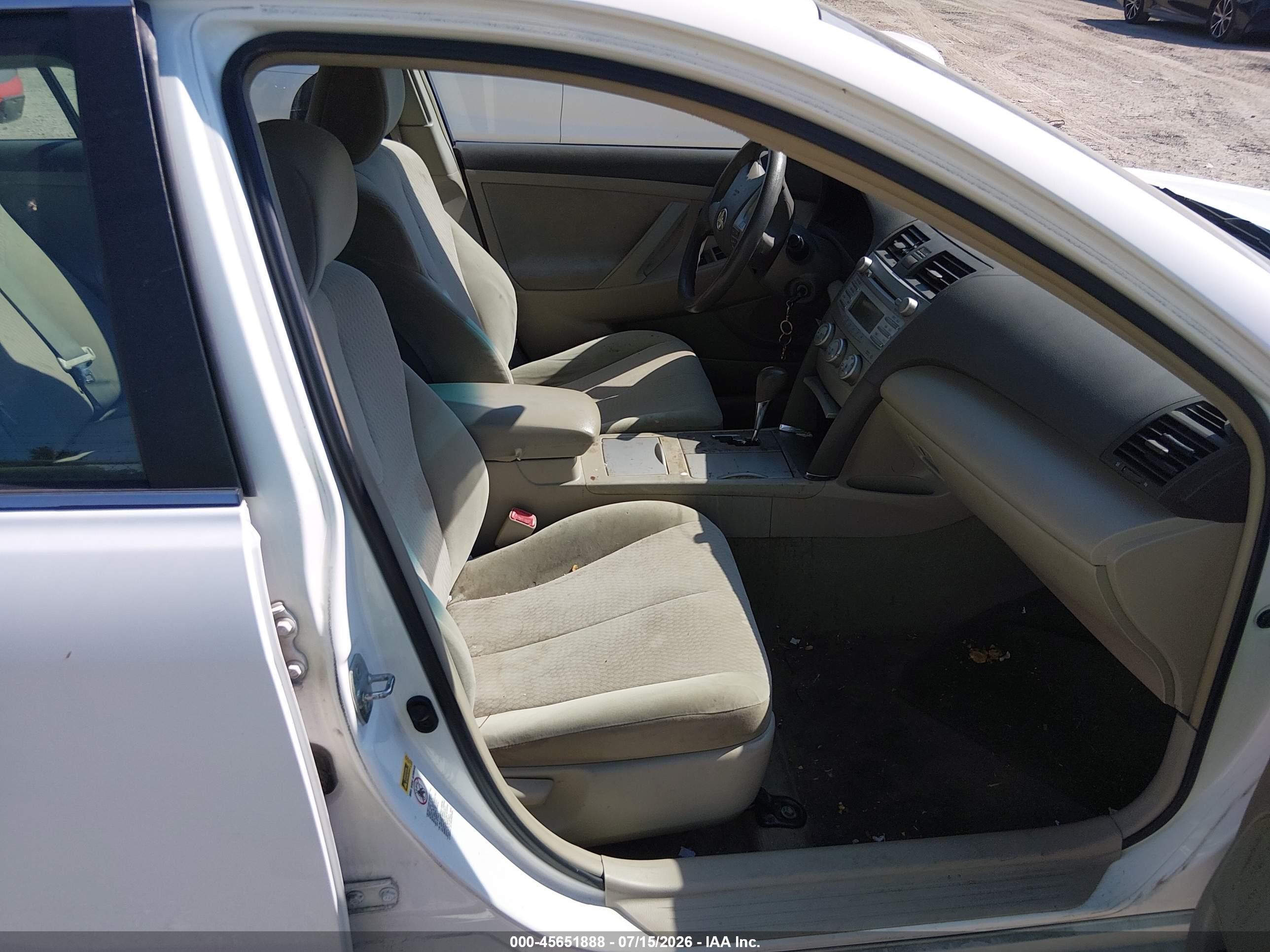 2011 Toyota Camry Le White vin: 4T4BF3EK4BR140780