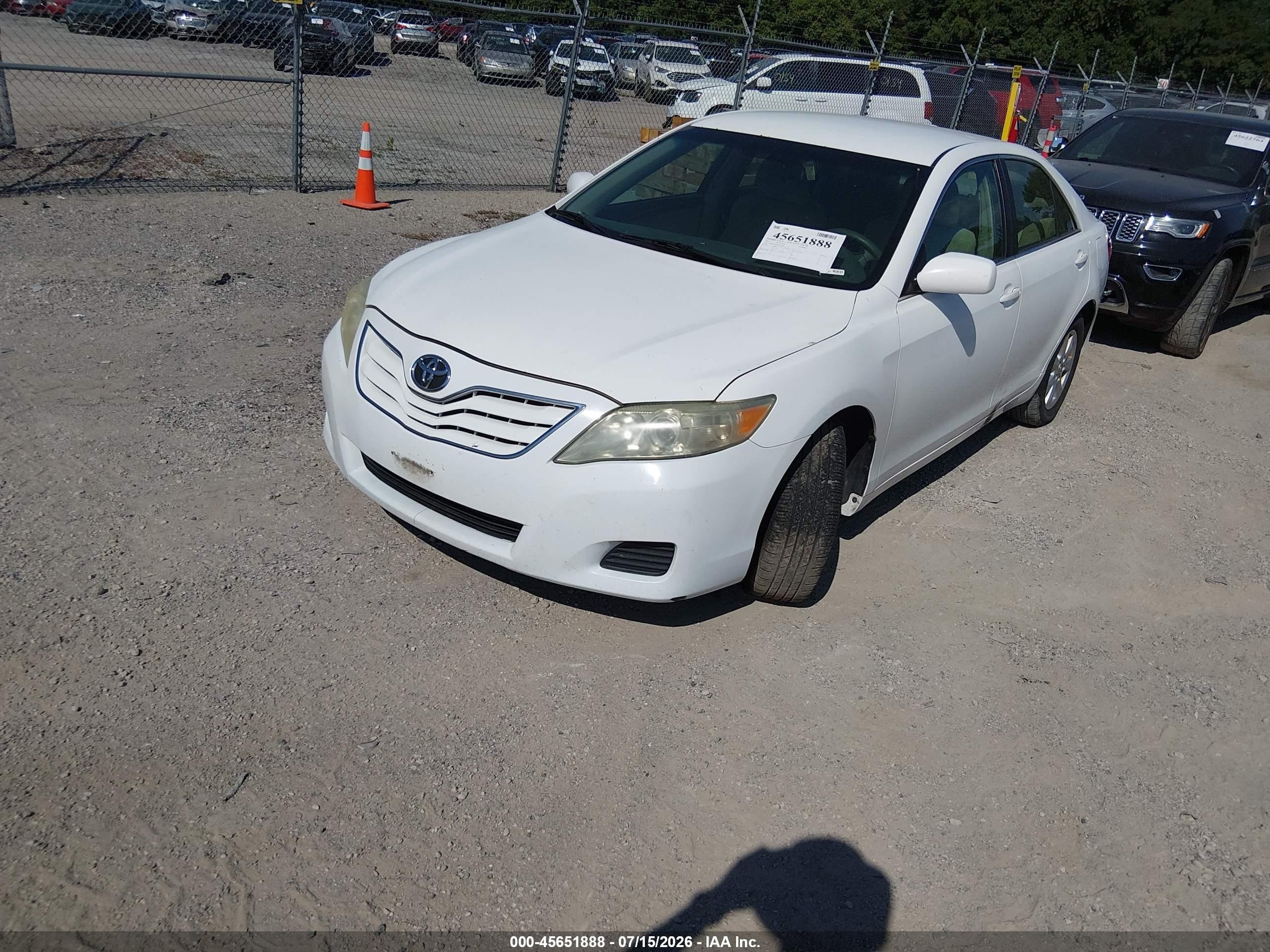 2011 Toyota Camry Le White vin: 4T4BF3EK4BR140780