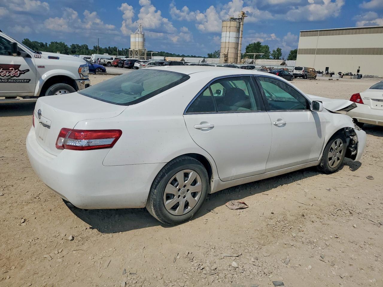 2011 Toyota Camry Base White vin: 4T4BF3EK4BR148622