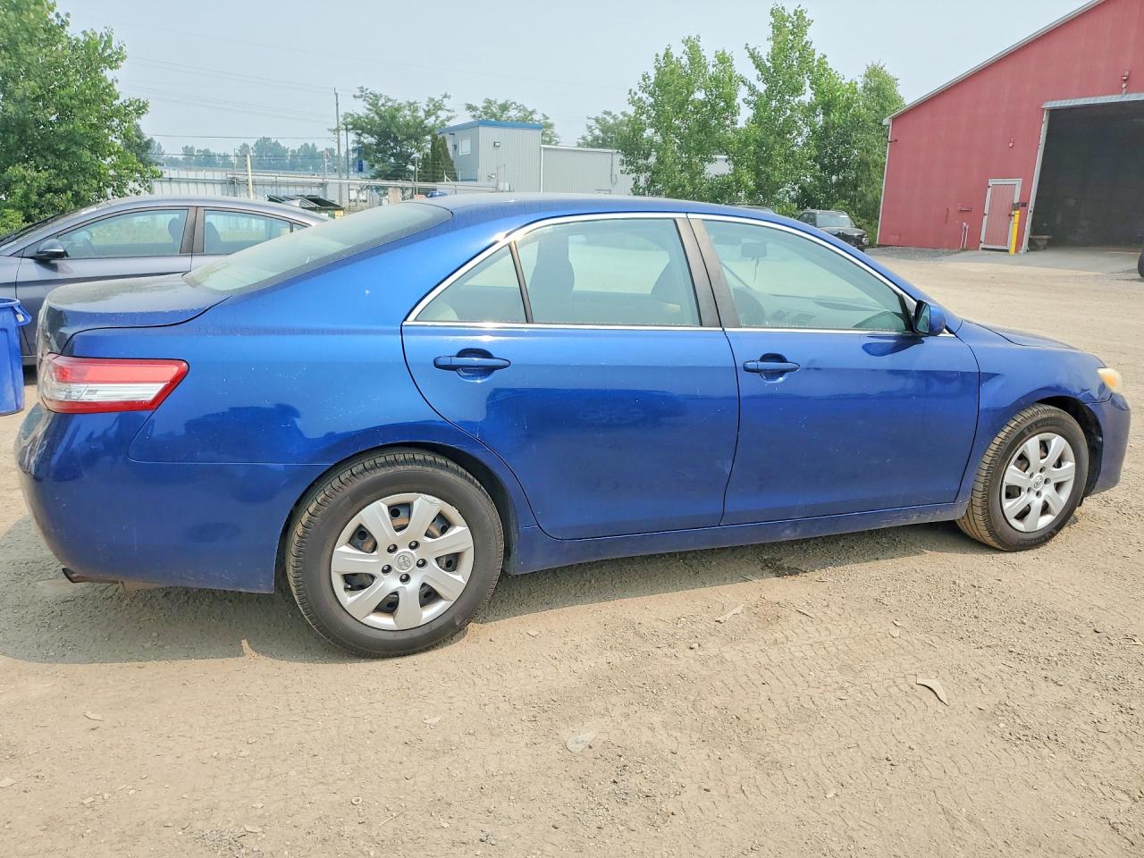 2011 Toyota Camry Le Blue vin: 4T4BF3EK4BR157255