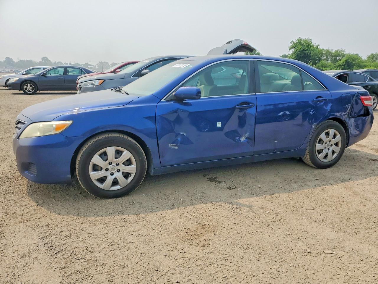 2011 Toyota Camry Le Blue vin: 4T4BF3EK4BR157255