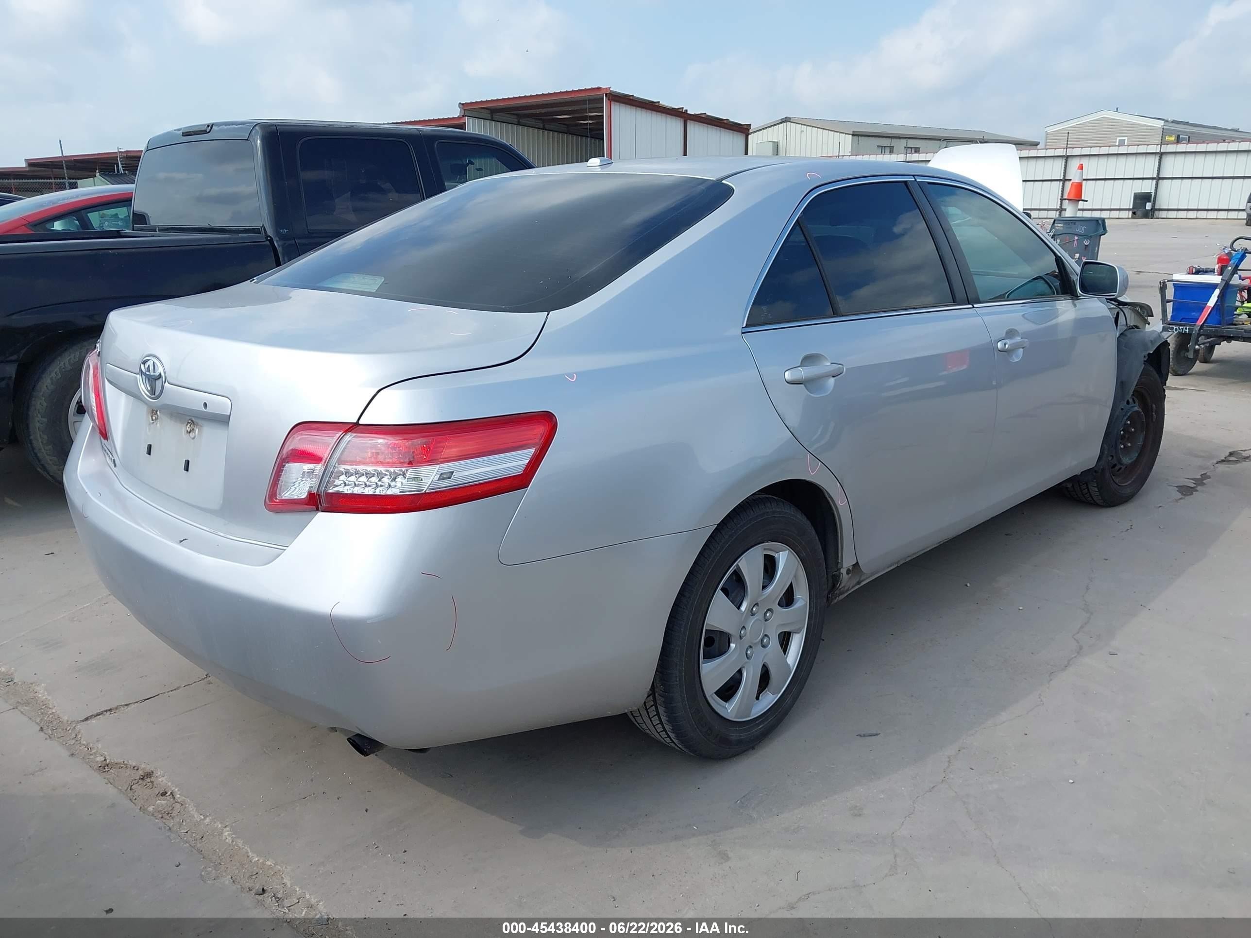 2011 Toyota Camry   Серебряный vin: 4T4BF3EK4BR158860
