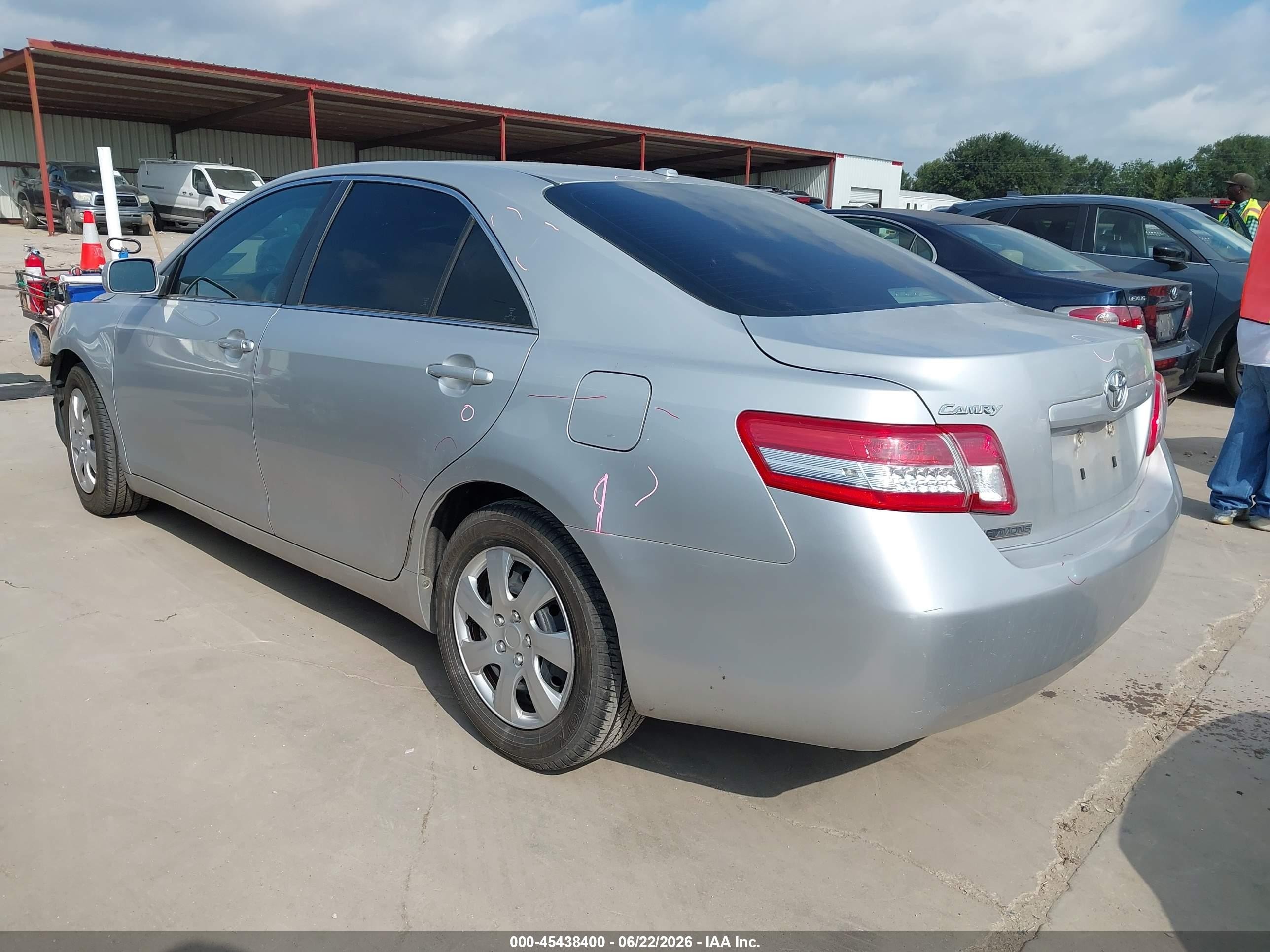 2011 Toyota Camry   Серебряный vin: 4T4BF3EK4BR158860