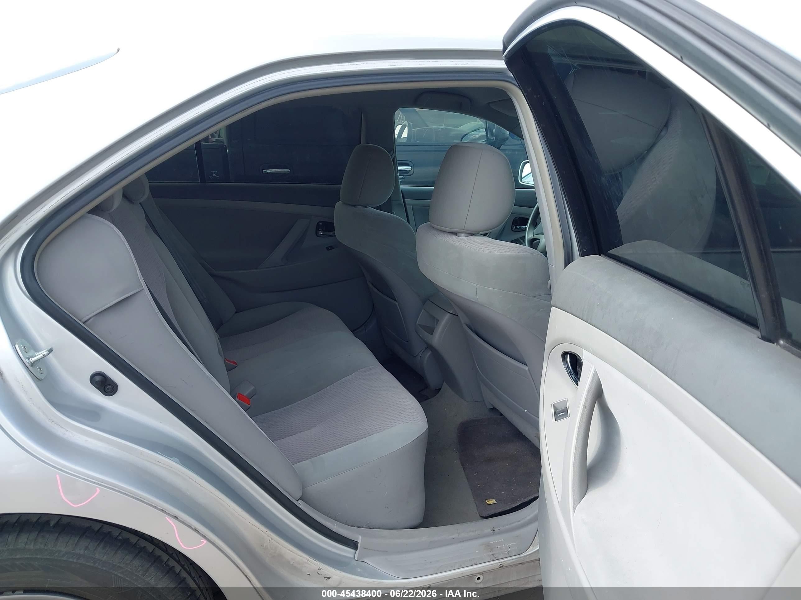 2011 Toyota Camry   Серебряный vin: 4T4BF3EK4BR158860