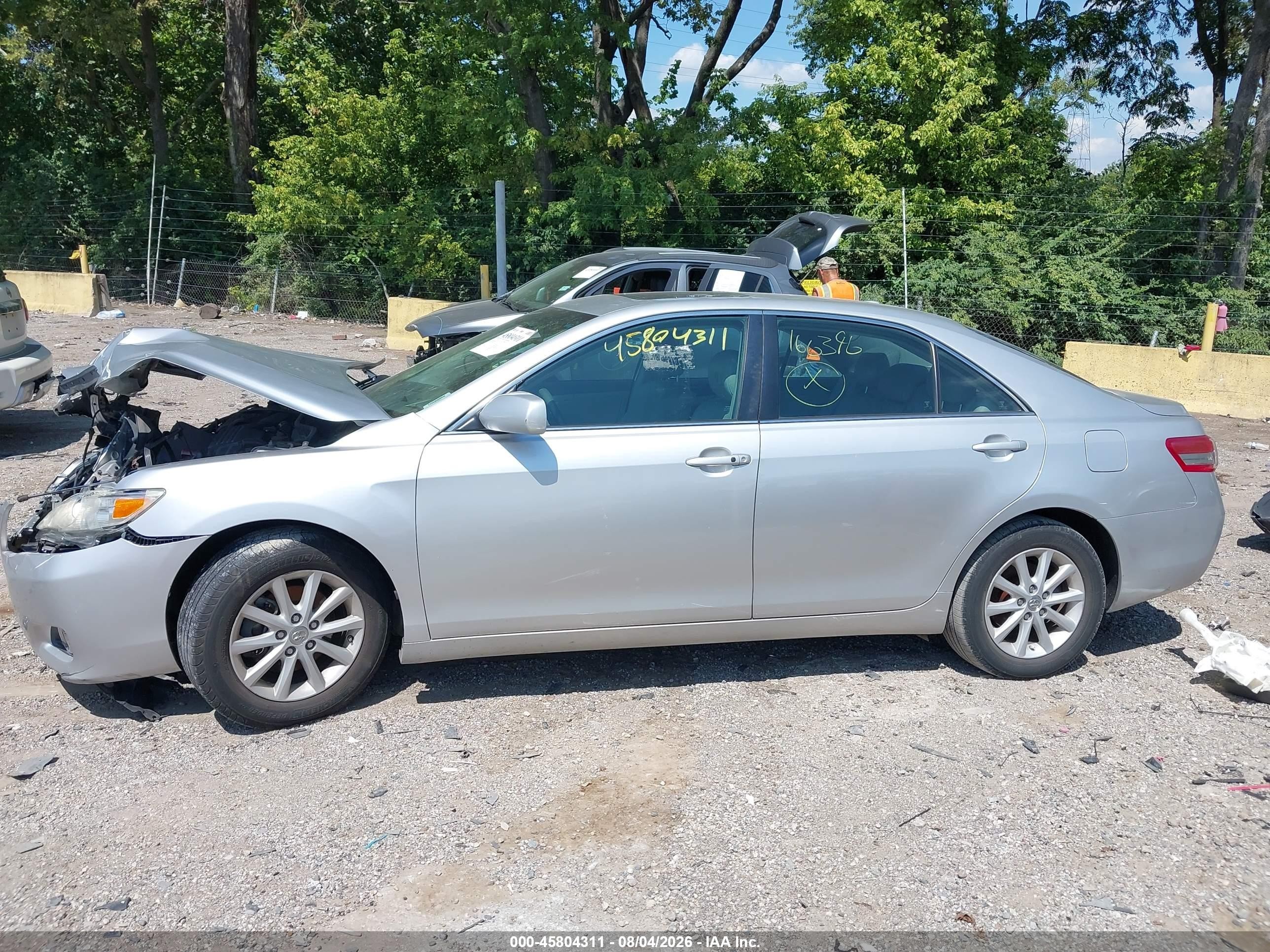 2011 Toyota Camry Xle Silver vin: 4T4BF3EK4BR160396