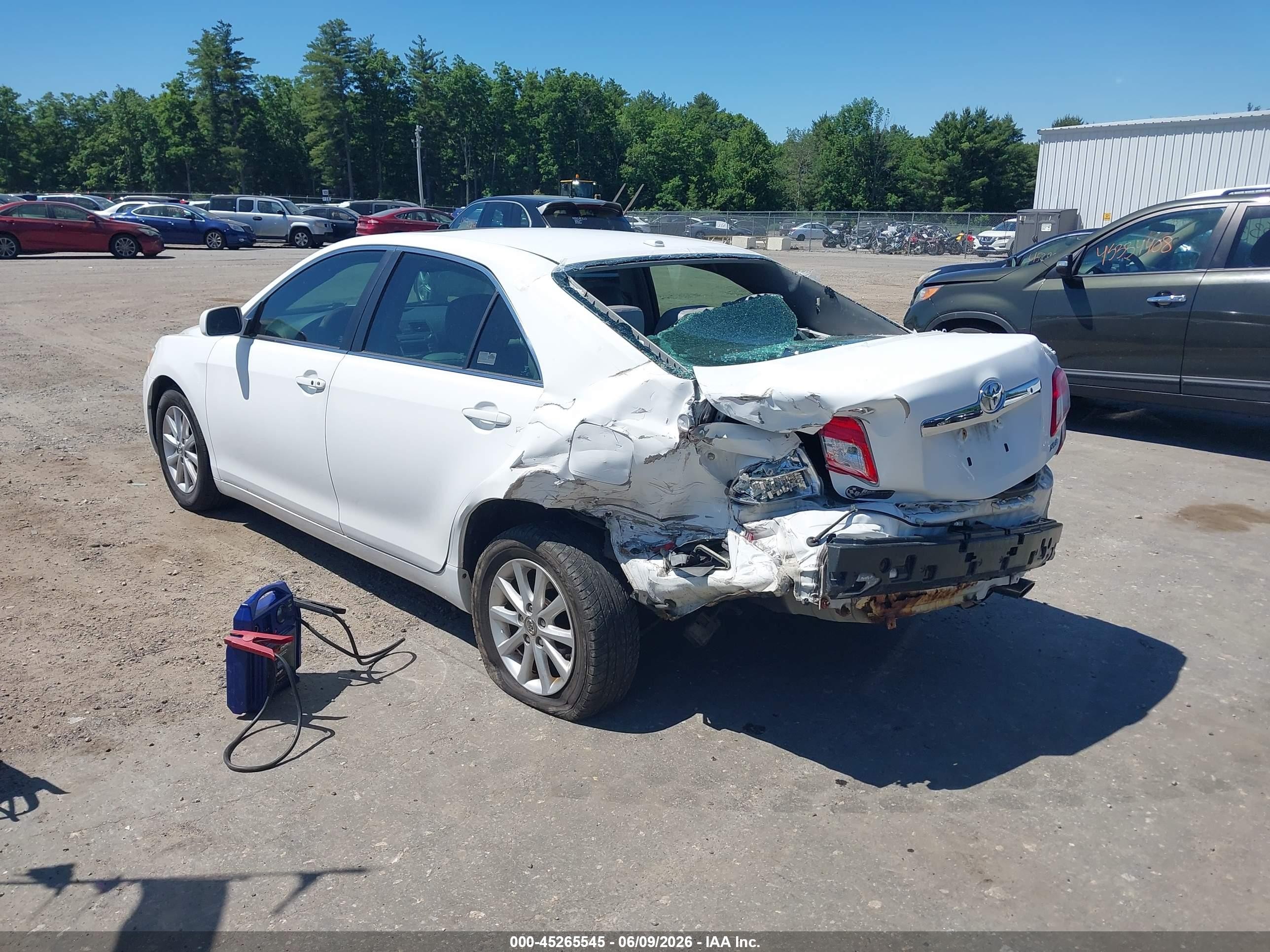 2011 Toyota Camry Xle White vin: 4T4BF3EK4BR165873