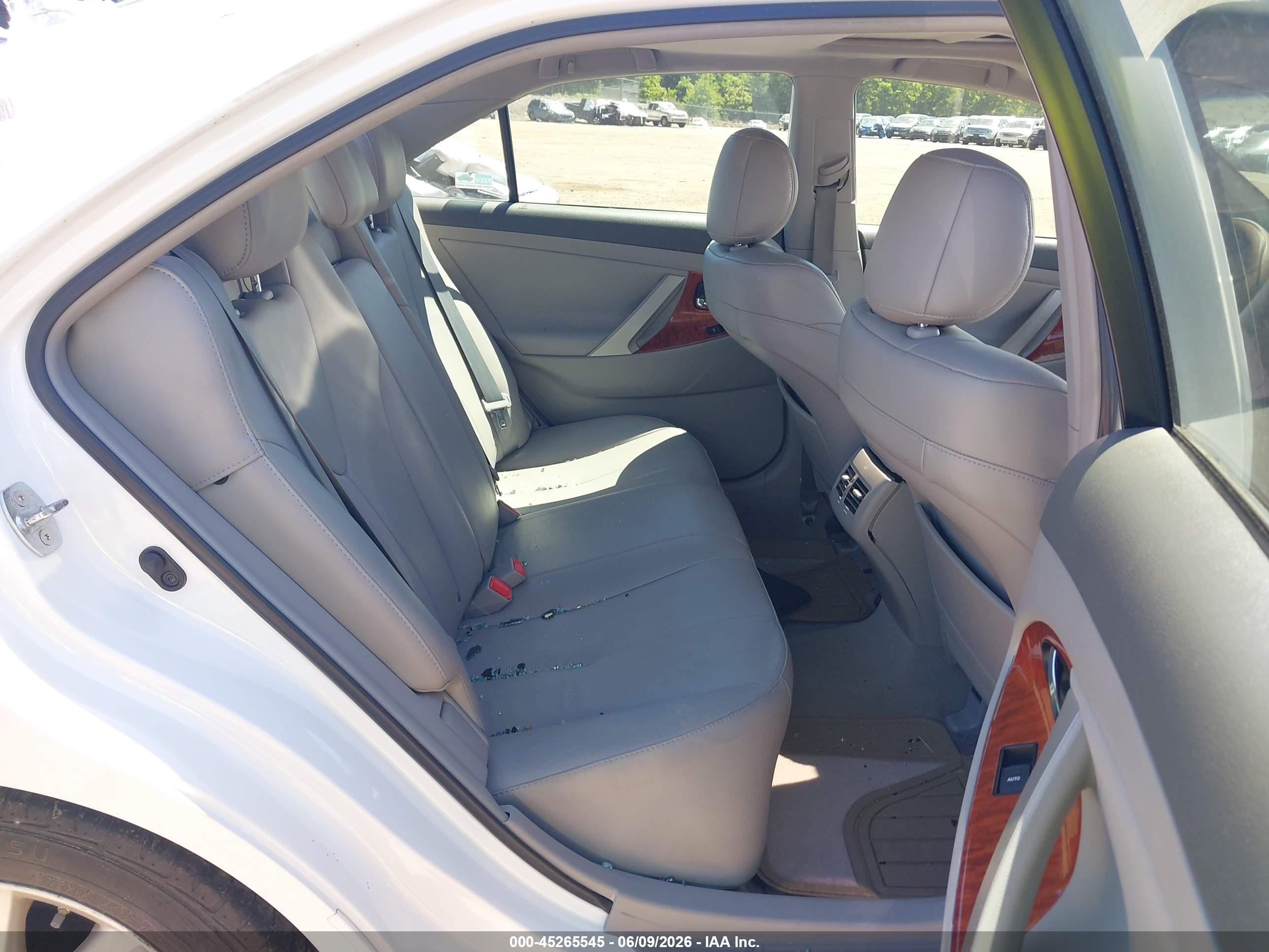 2011 Toyota Camry Xle White vin: 4T4BF3EK4BR165873