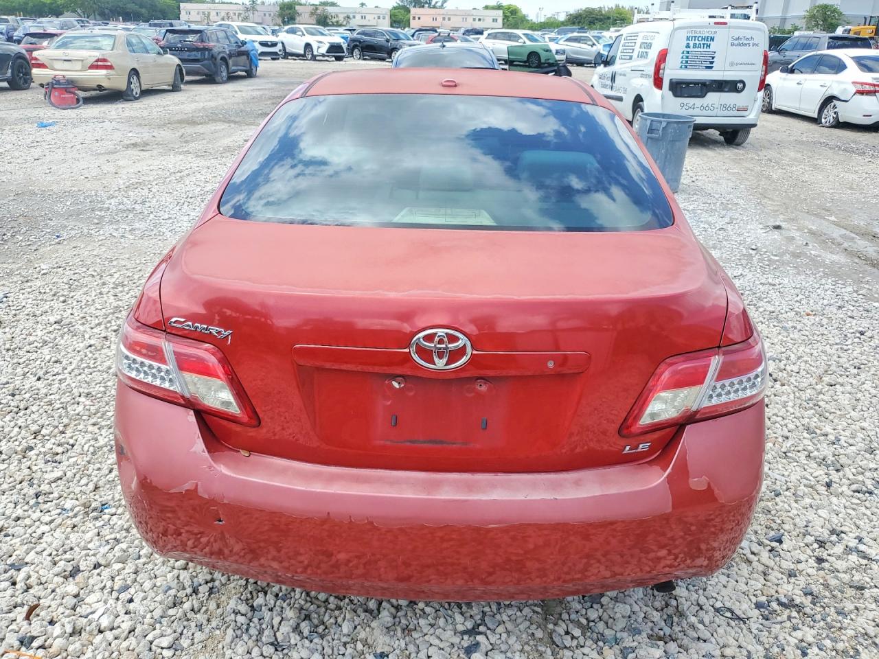 2011 Toyota Camry Le Red vin: 4T4BF3EK4BR172340
