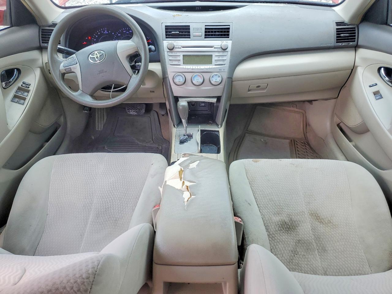 2011 Toyota Camry Le Red vin: 4T4BF3EK4BR172340