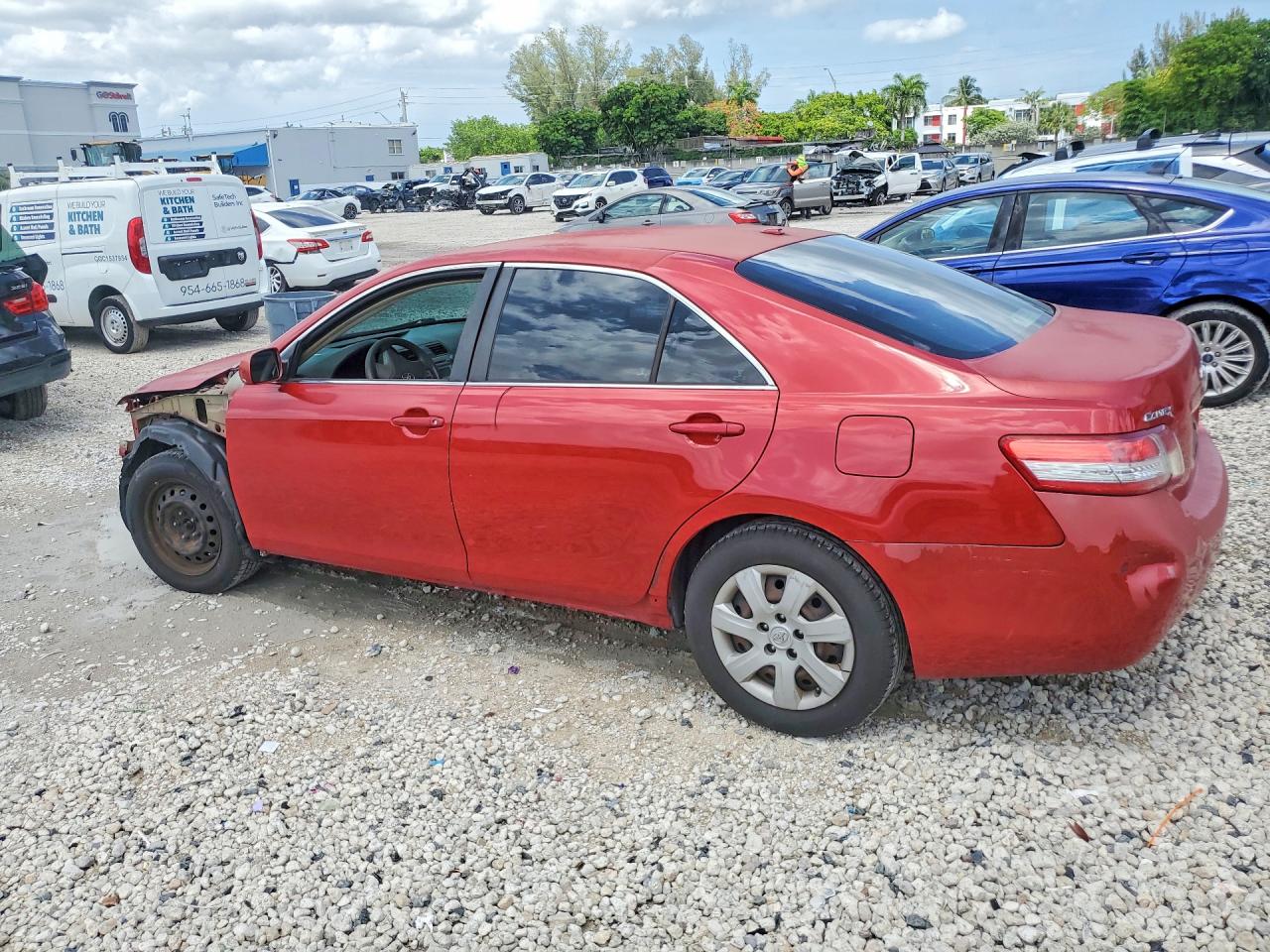 2011 Toyota Camry Le Red vin: 4T4BF3EK4BR172340
