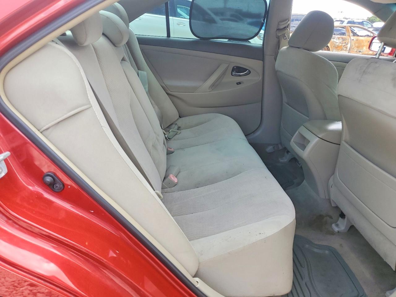 2011 Toyota Camry Le Red vin: 4T4BF3EK4BR172340
