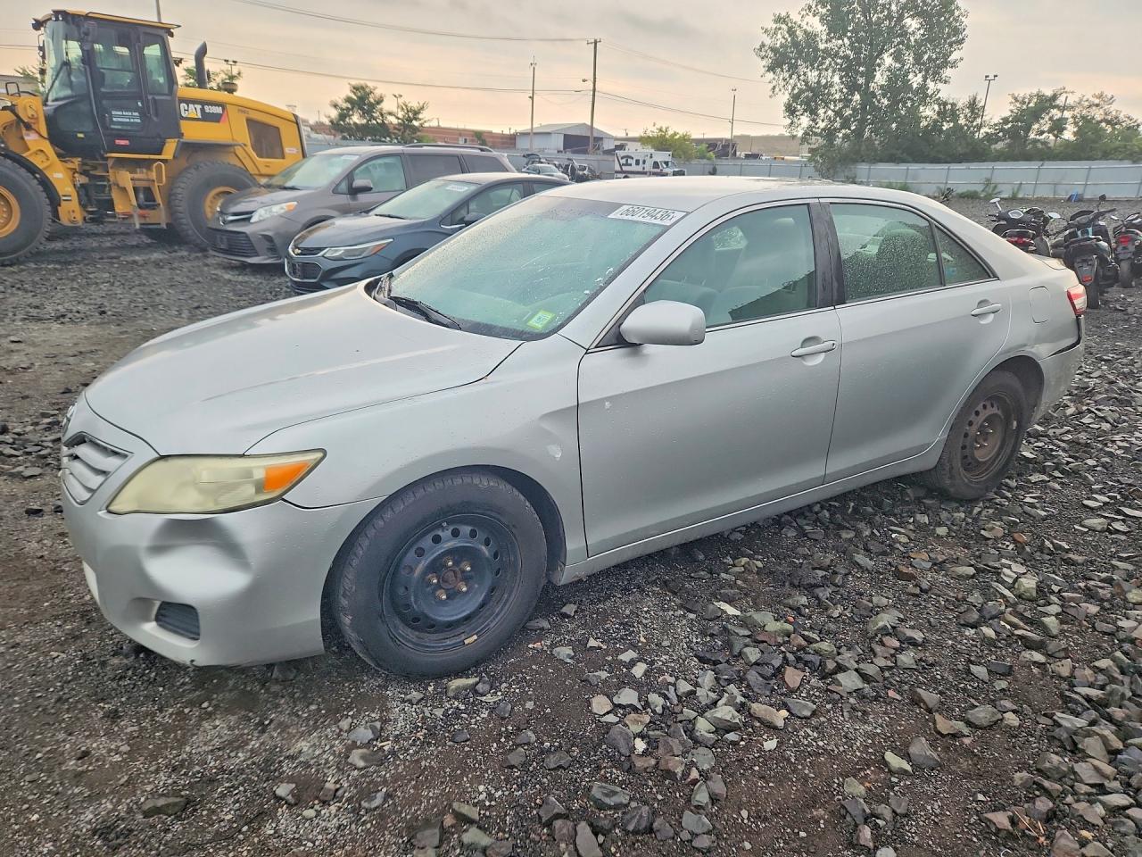 2011 Toyota Camry Le Silver vin: 4T4BF3EK4BR182897