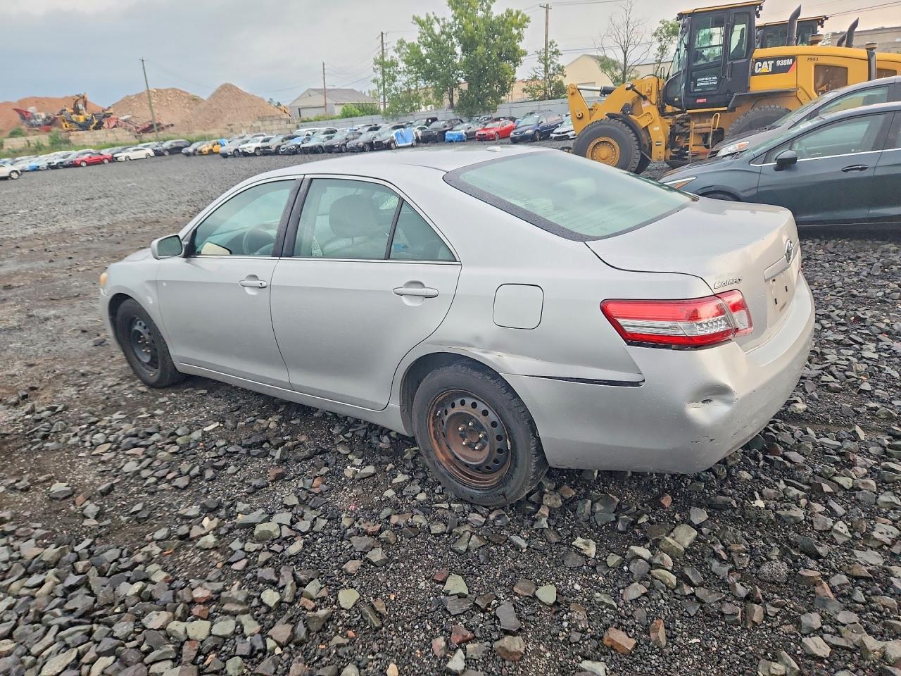 2011 Toyota Camry Le Серебряный vin: 4T4BF3EK4BR182897