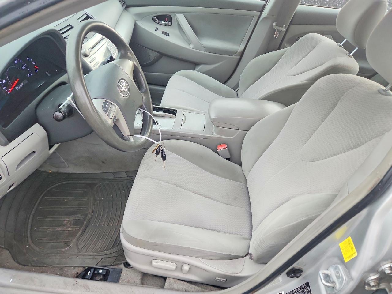 2011 Toyota Camry Le Серебряный vin: 4T4BF3EK4BR182897