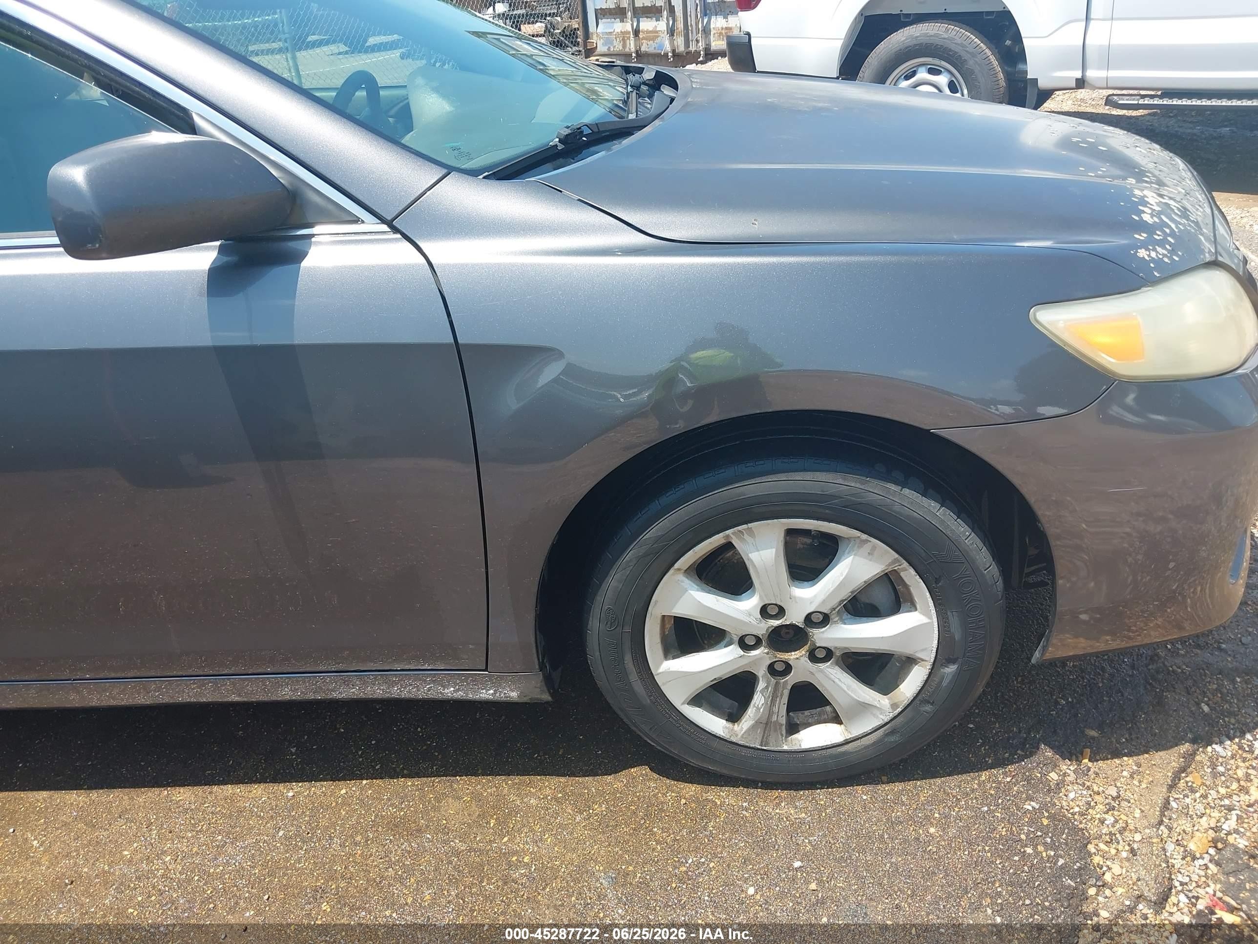 2011 Toyota Camry Le Gray vin: 4T4BF3EK4BR196279