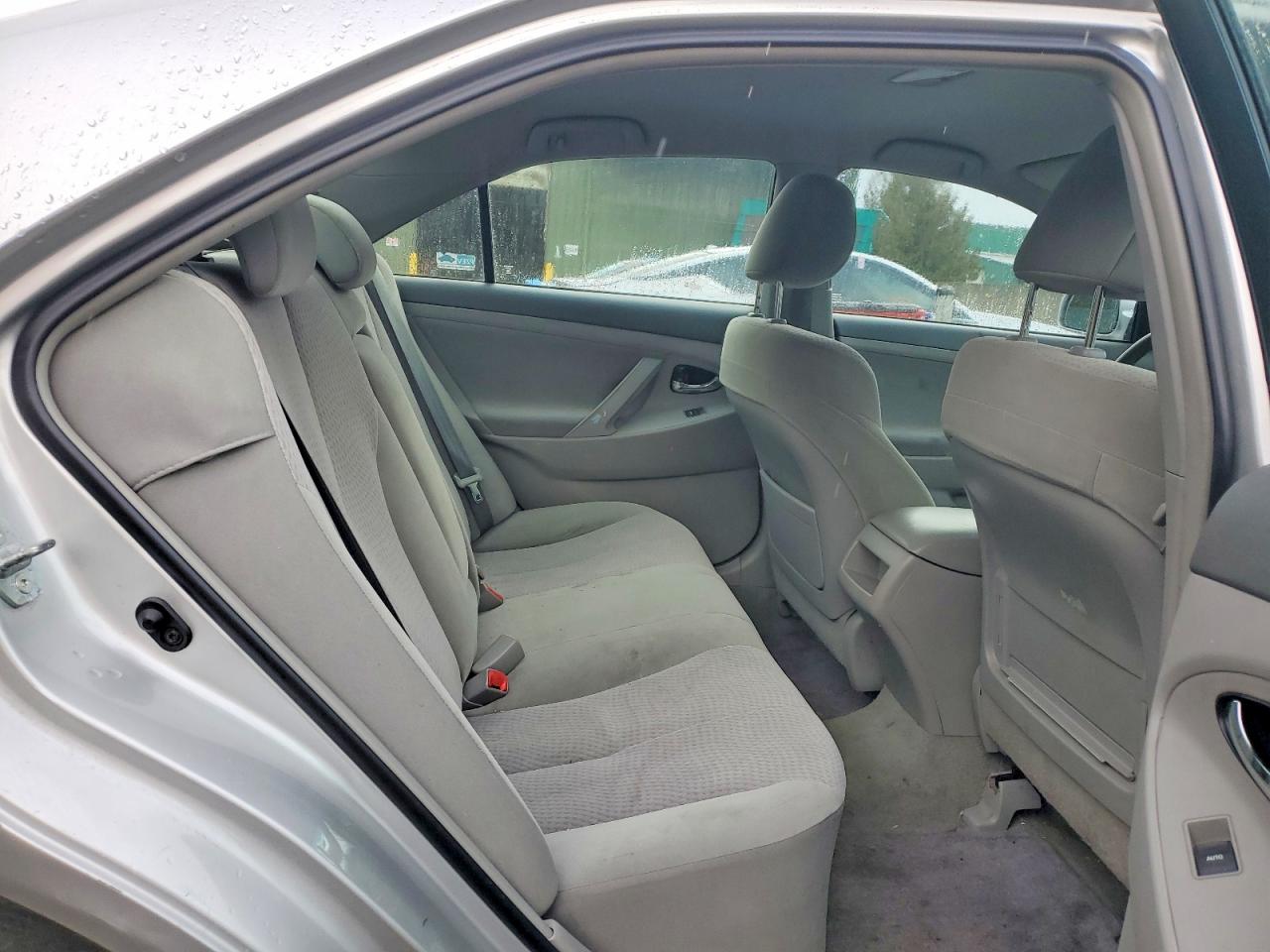 2011 Toyota Camry Le Silver vin: 4T4BF3EK4BR198226