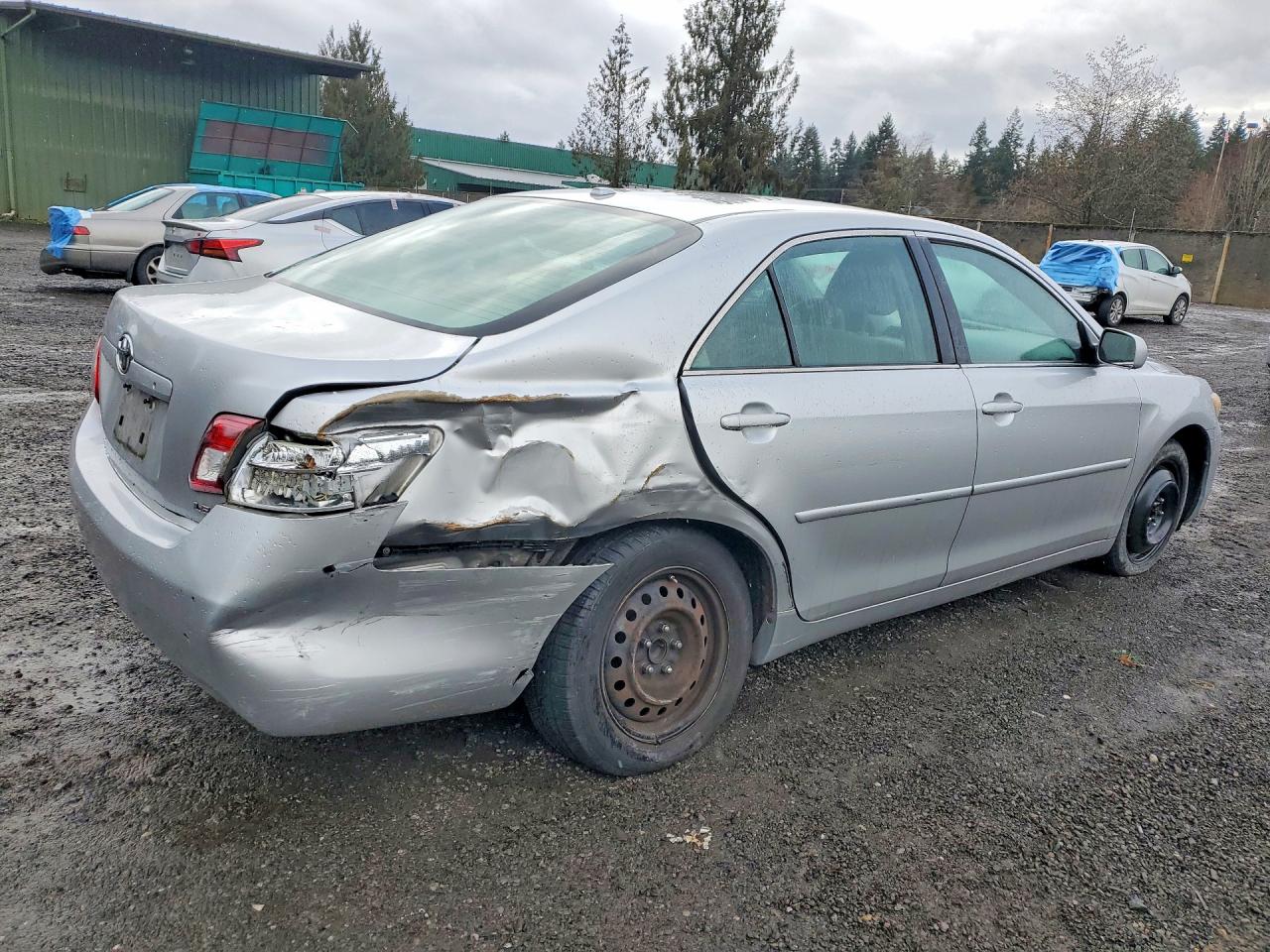 2011 Toyota Camry Le Silver vin: 4T4BF3EK4BR198226