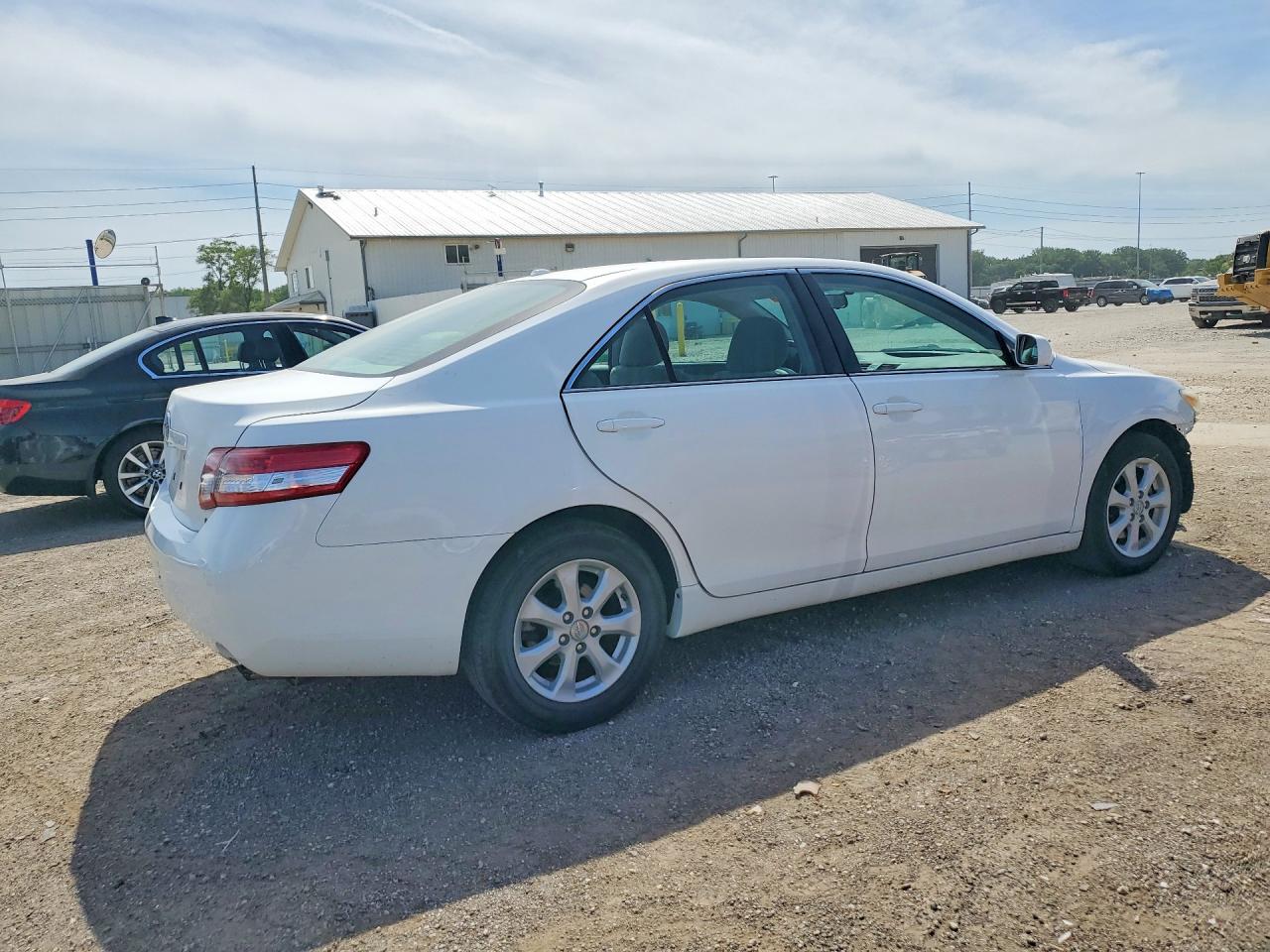 2011 Toyota Camry White vin: 4T4BF3EK4BR212660